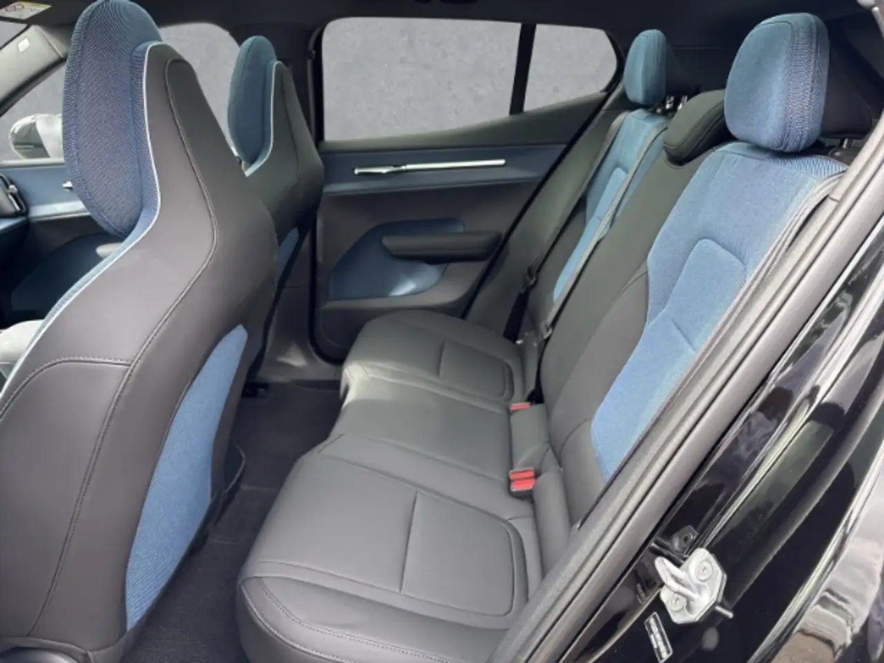 Volvo EX30 Ultra Ext. Range 20''LM Pano HarmanKardon 360 Kame, миниатюра 5