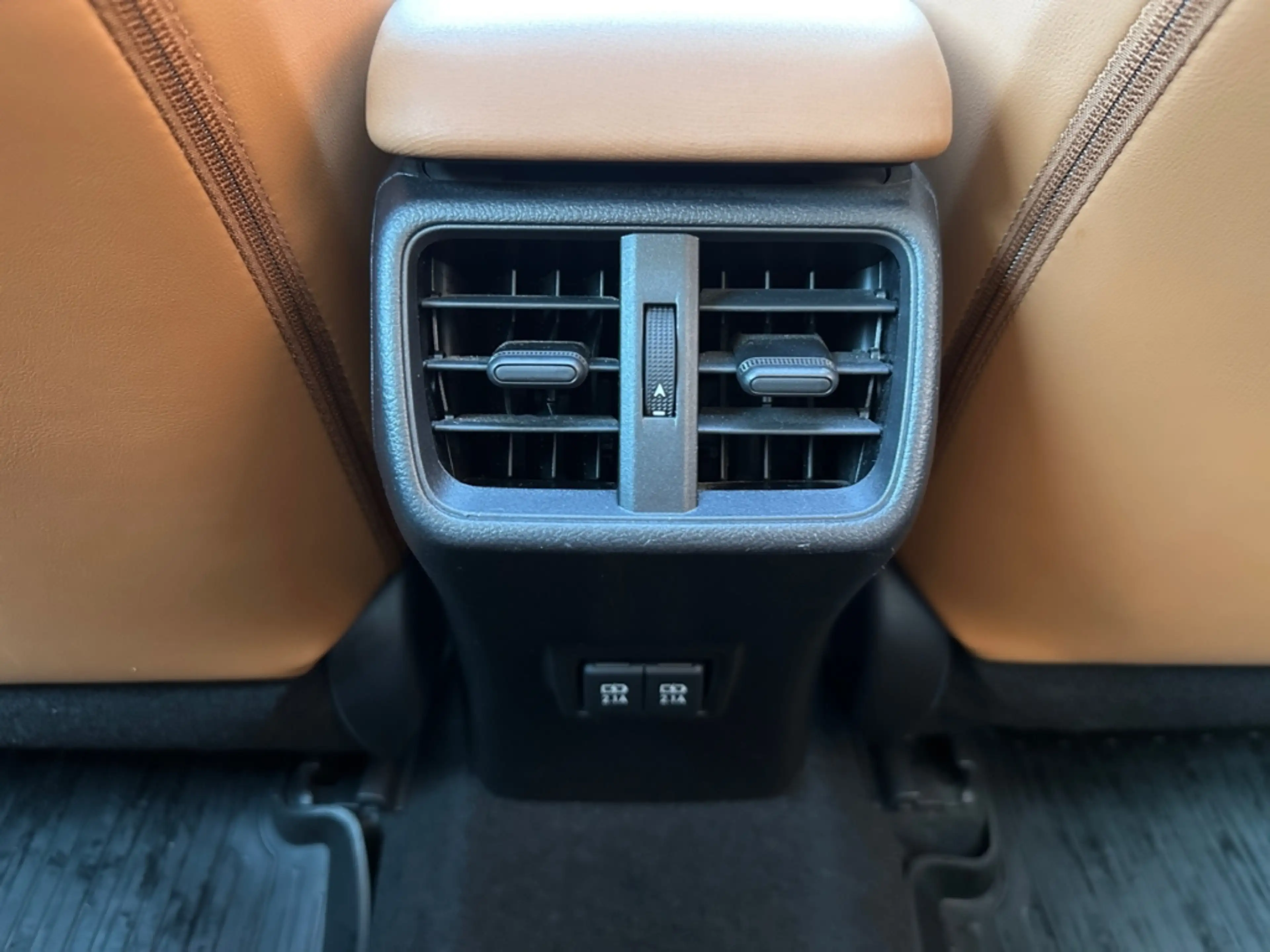 Lexus UX 250h Luxury Line *Matrix*HUD*Leder*360°*Memory* — photo 13