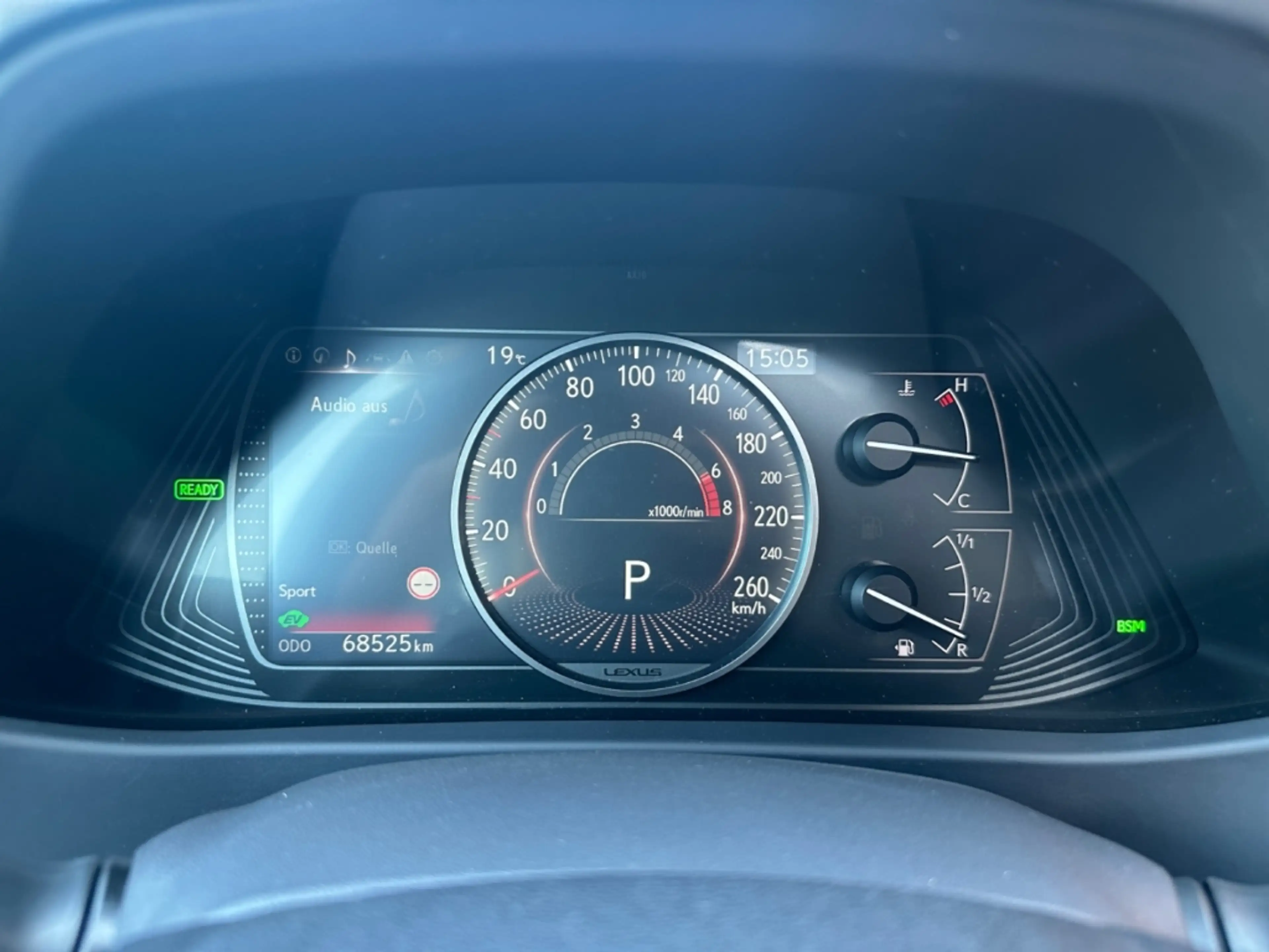 Lexus UX 250h Luxury Line *Matrix*HUD*Leder*360°*Memory* — photo 14