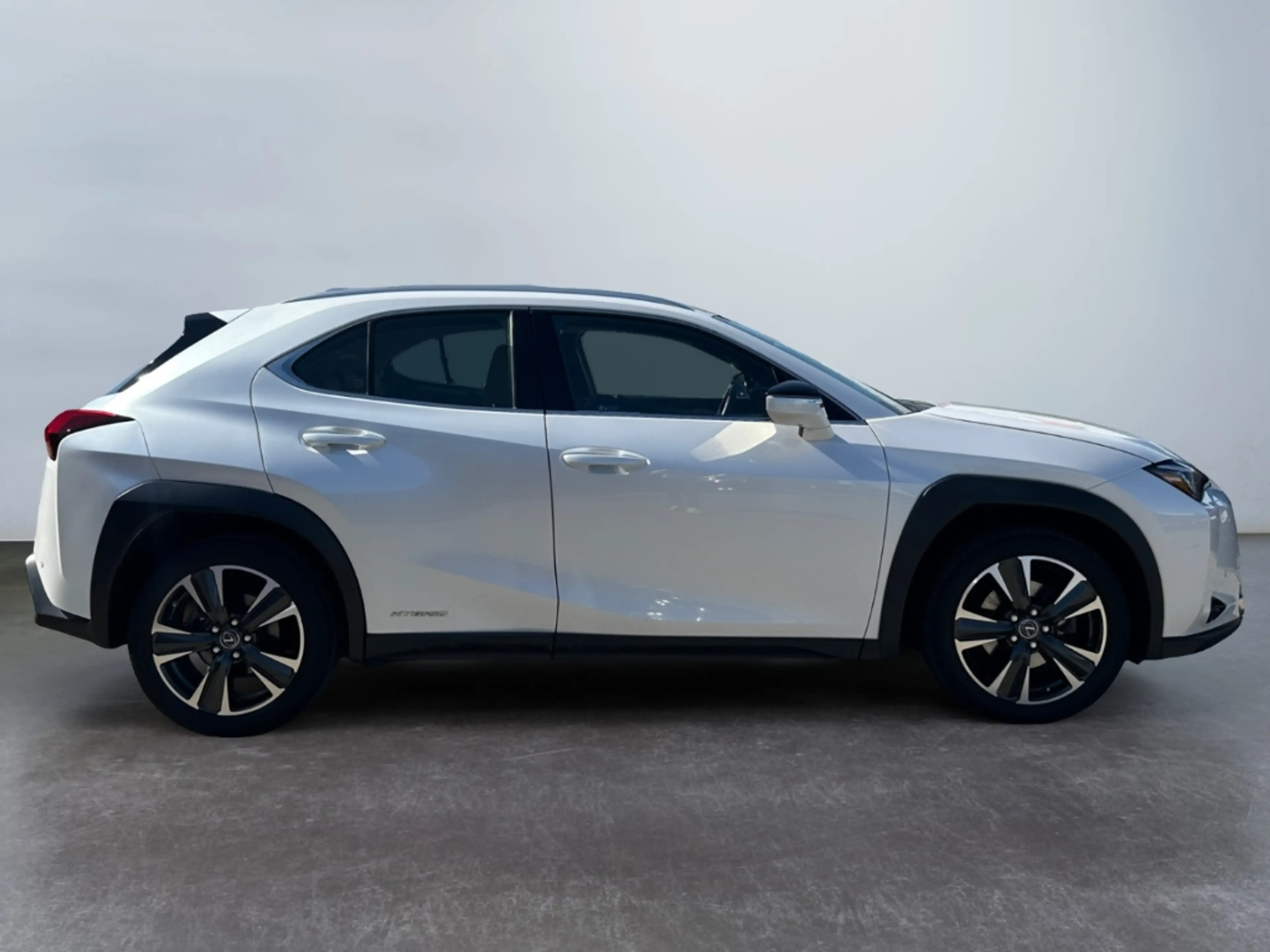 Lexus UX 250h Luxury Line *Matrix*HUD*Leder*360°*Memory* — photo 10
