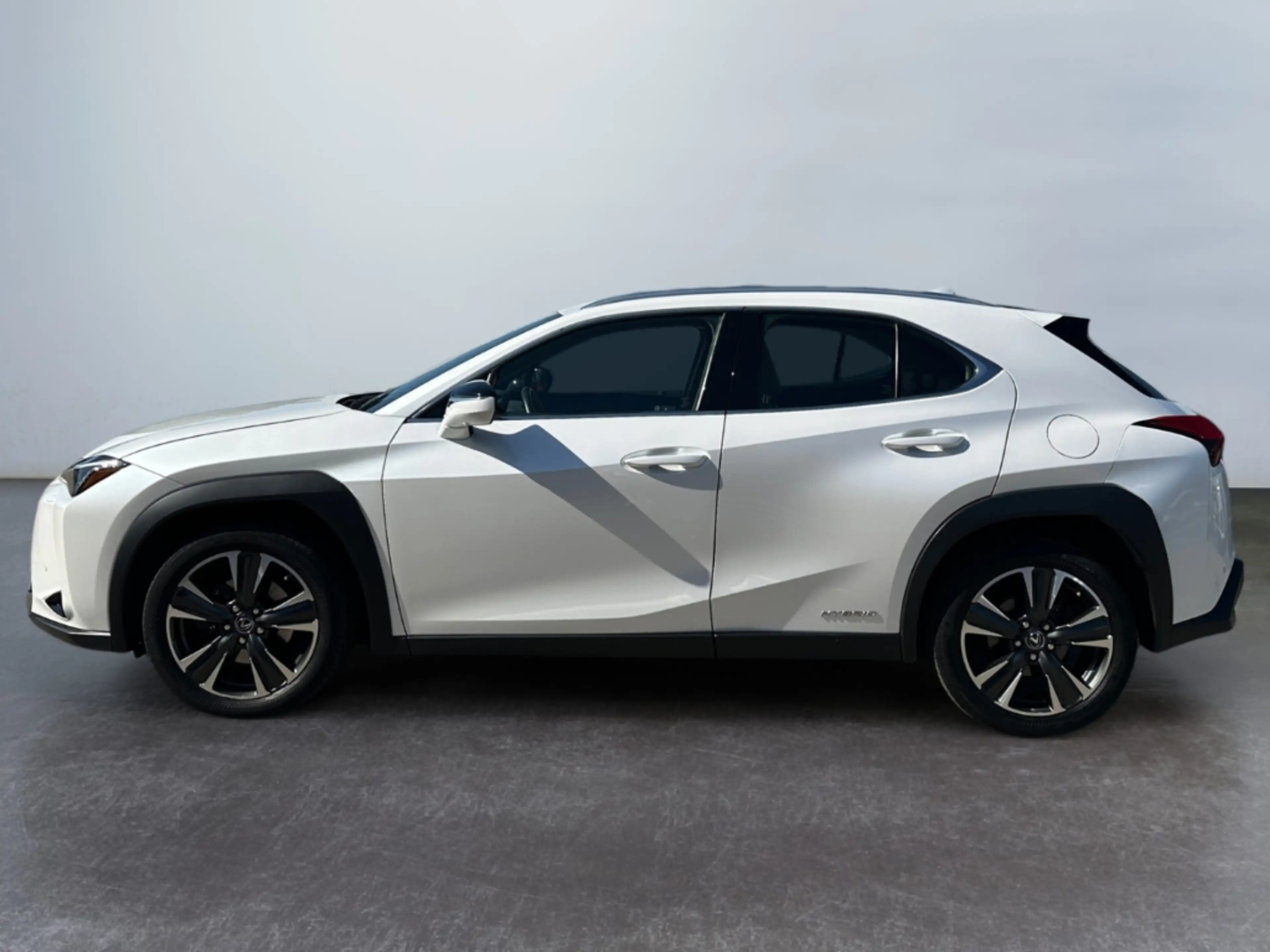 Lexus UX 250h Luxury Line *Matrix*HUD*Leder*360°*Memory* — photo 5