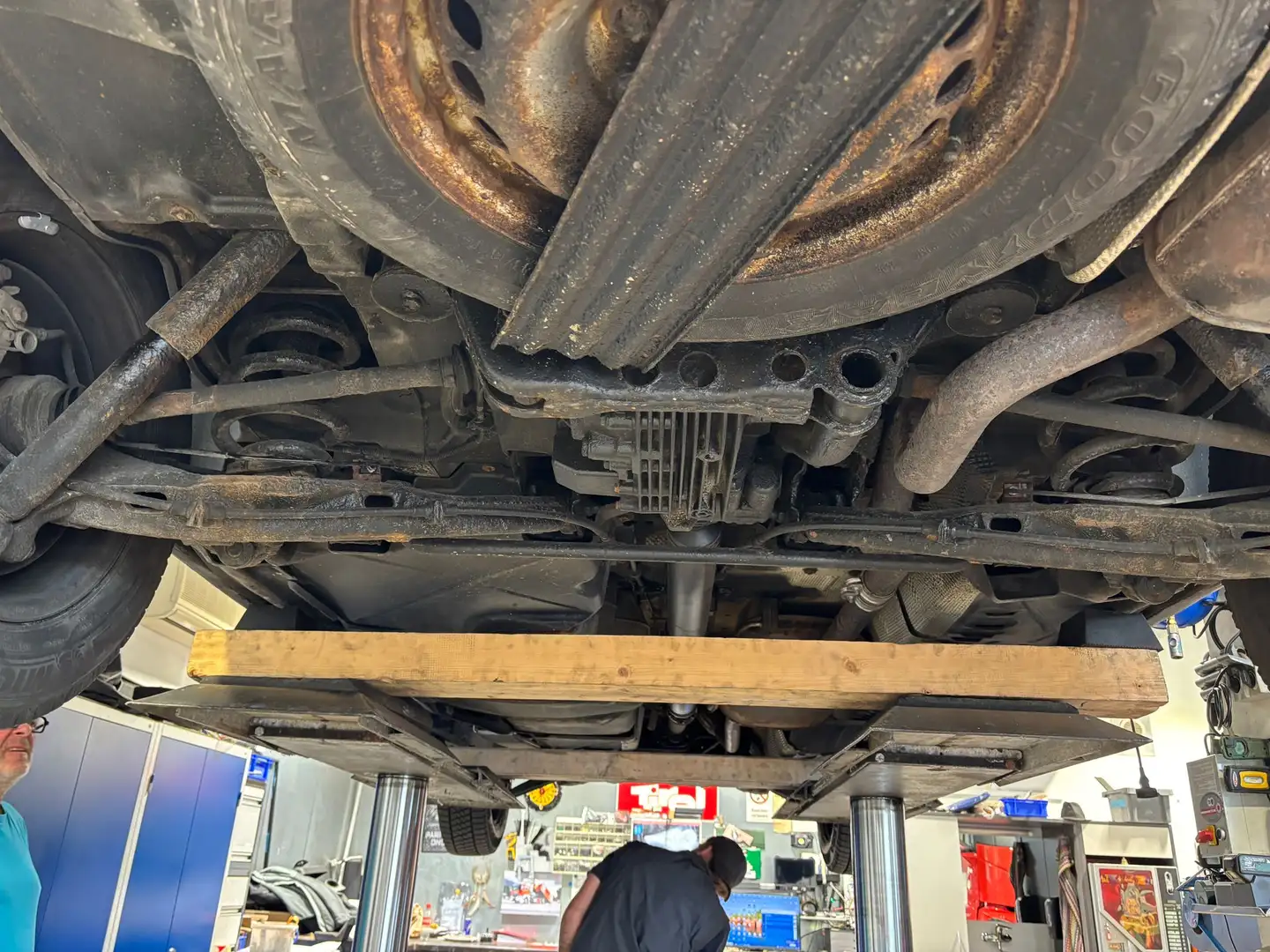 Volkswagen T4 Caravelle Caravelle 2-3-3 2,5 TDI Grün - 2