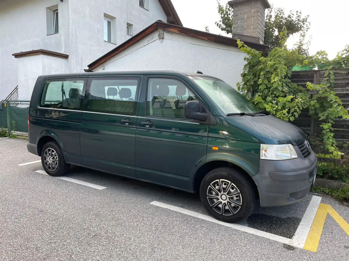 Volkswagen T4 Caravelle Caravelle 2-3-3 2,5 TDI Grün - 1