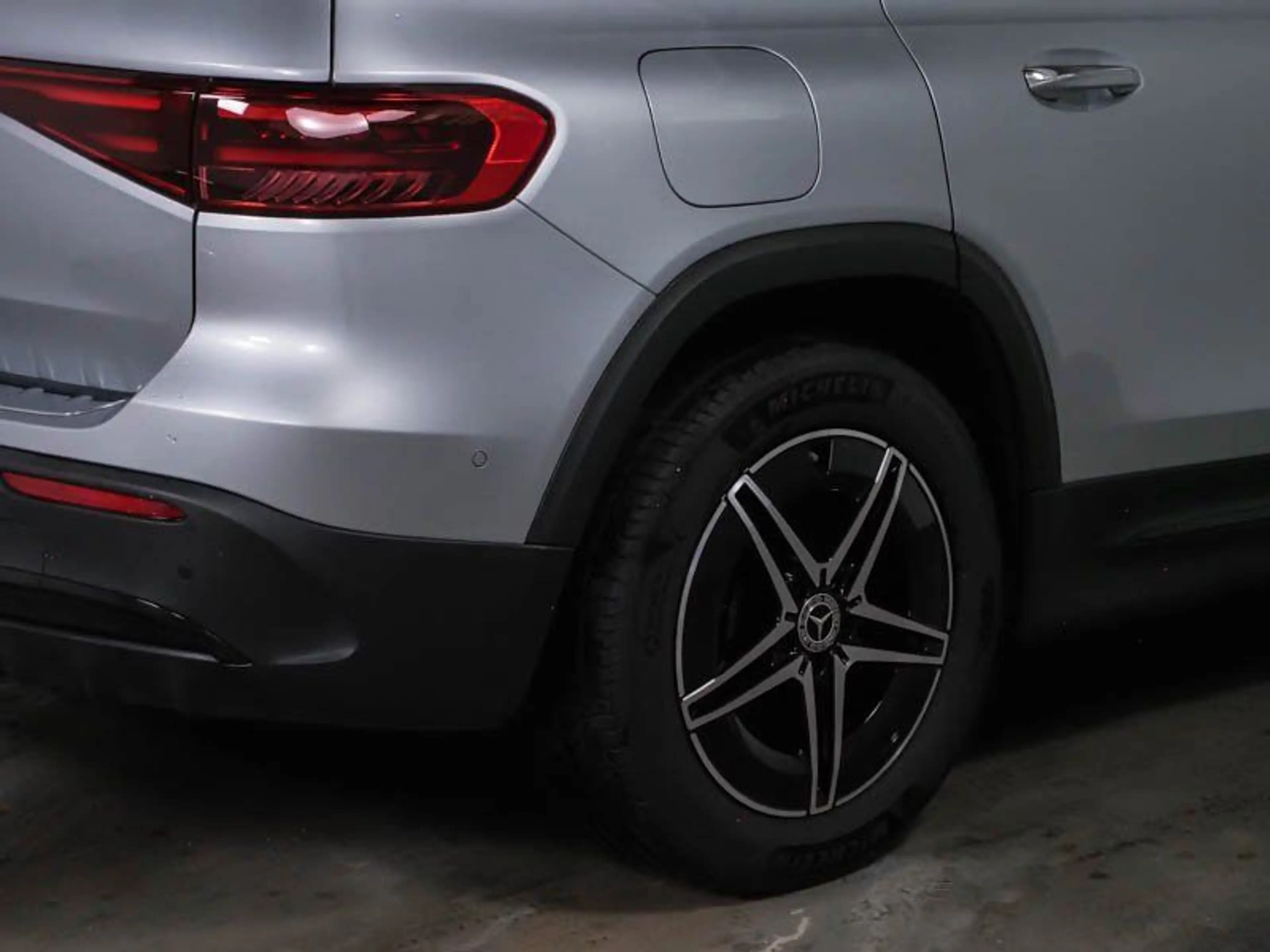 Mercedes-Benz EQB 250 AMG-PREMIUM NIGHT MEMORY KEYLG BURMESTE — photo 5