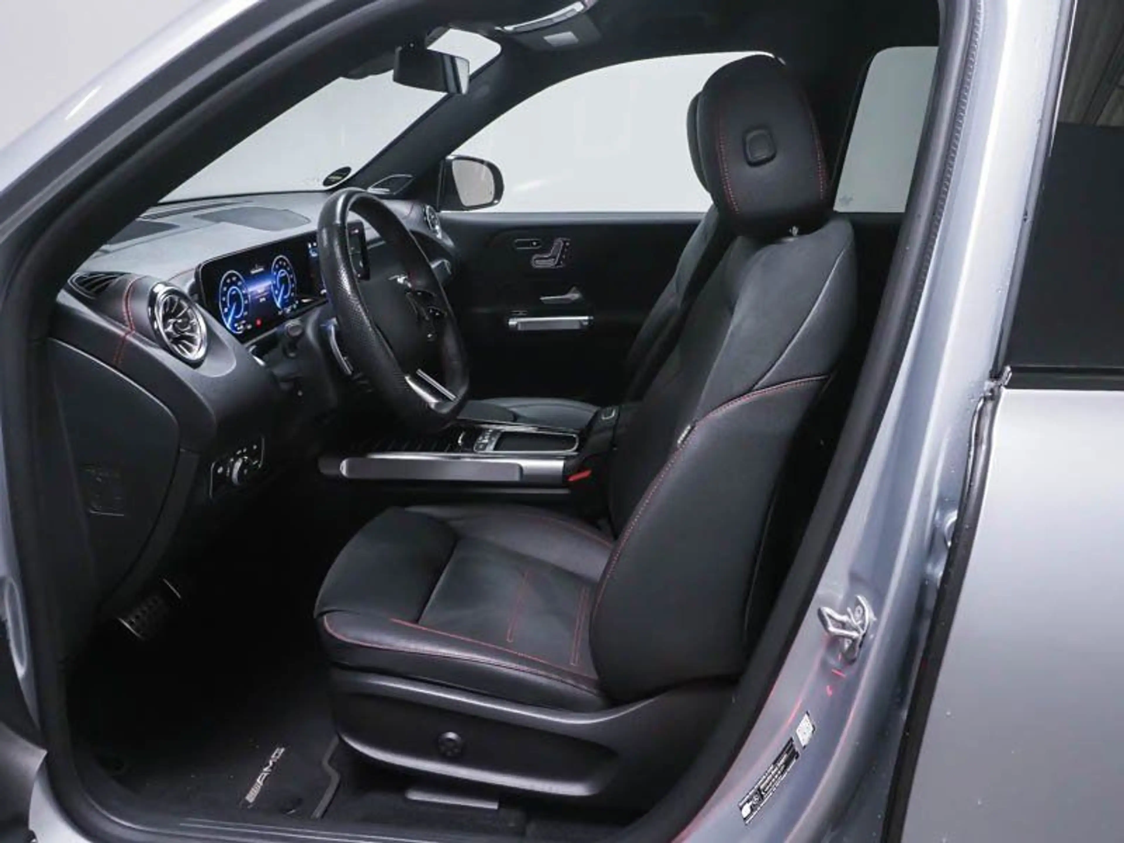 Mercedes-Benz EQB 250 AMG-PREMIUM NIGHT MEMORY KEYLG BURMESTE — photo 6