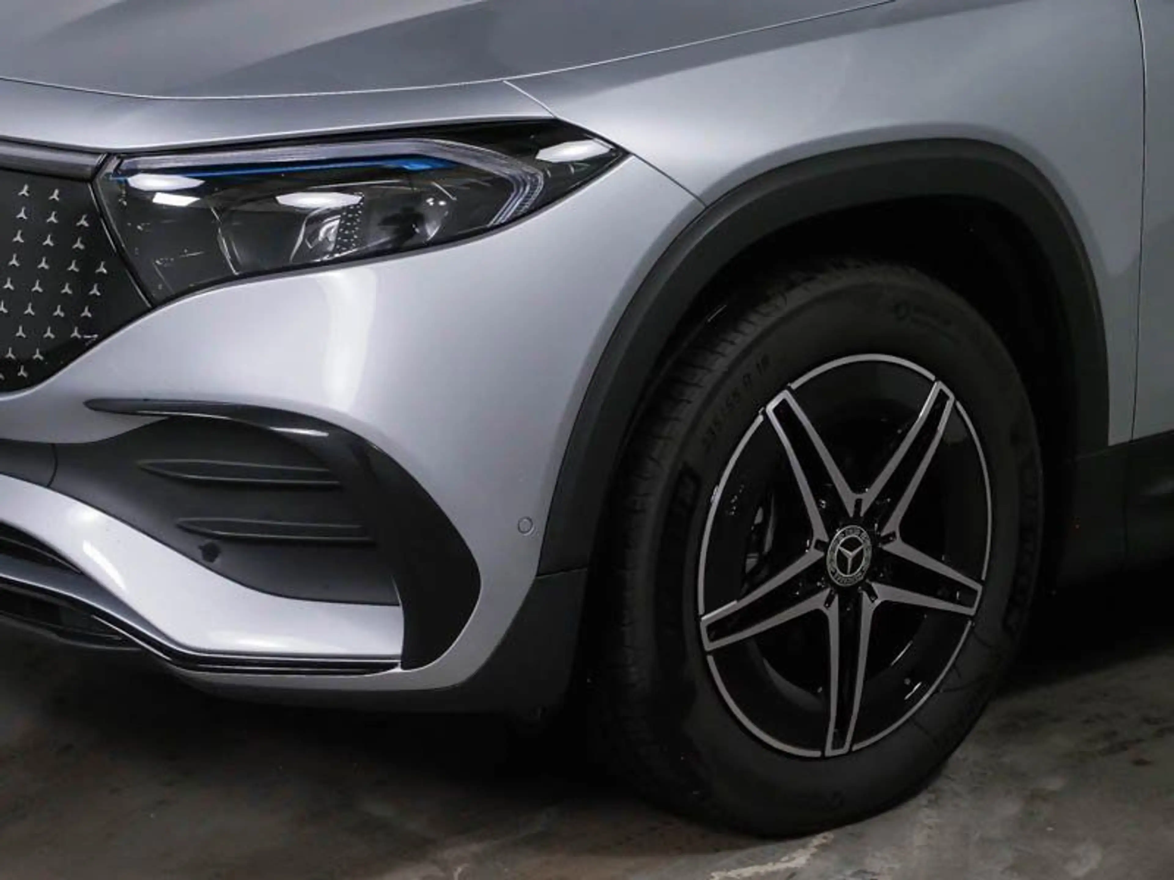 Mercedes-Benz EQB 250 AMG-PREMIUM NIGHT MEMORY KEYLG BURMESTE — photo 3
