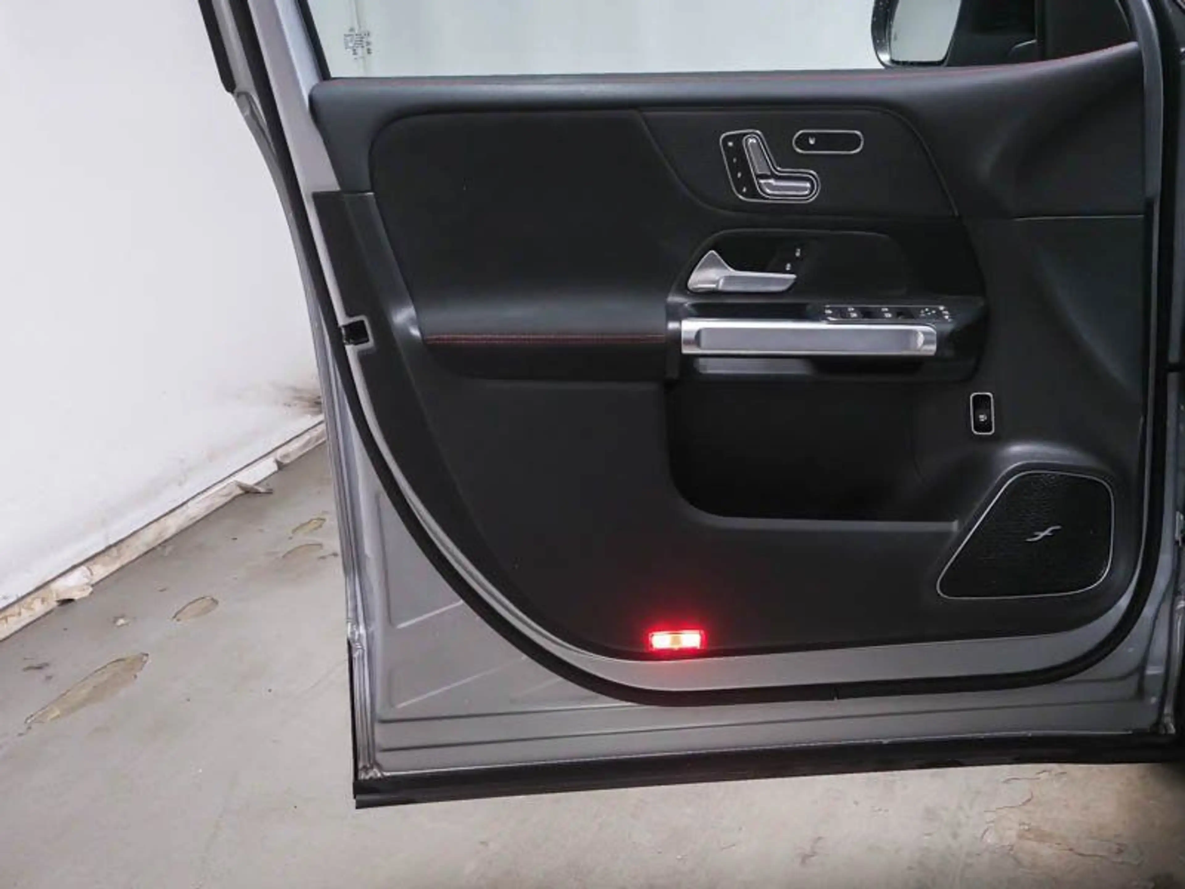 Mercedes-Benz EQB 250 AMG-PREMIUM NIGHT MEMORY KEYLG BURMESTE — photo 11