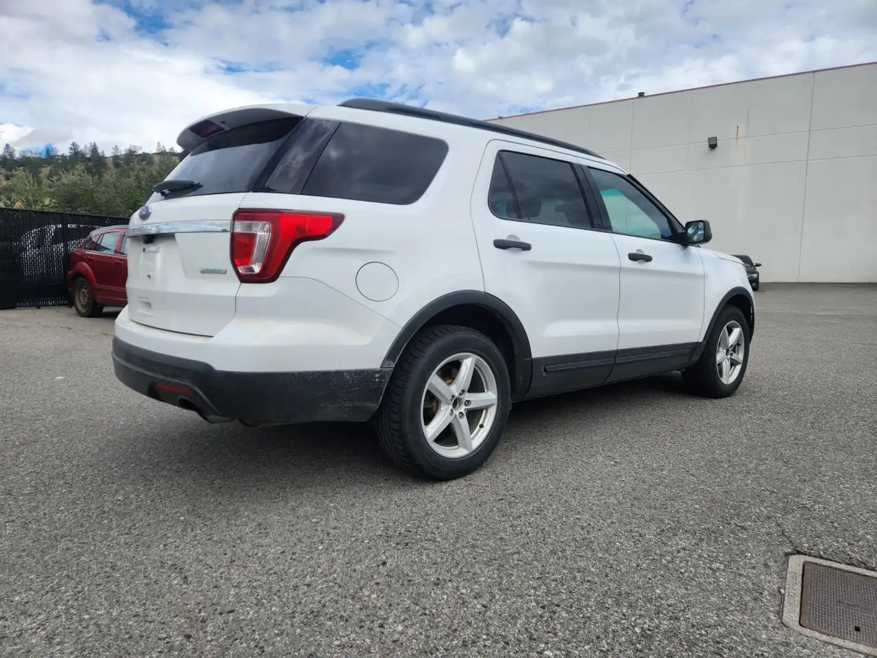Ford Explorer photo Ford Explorer