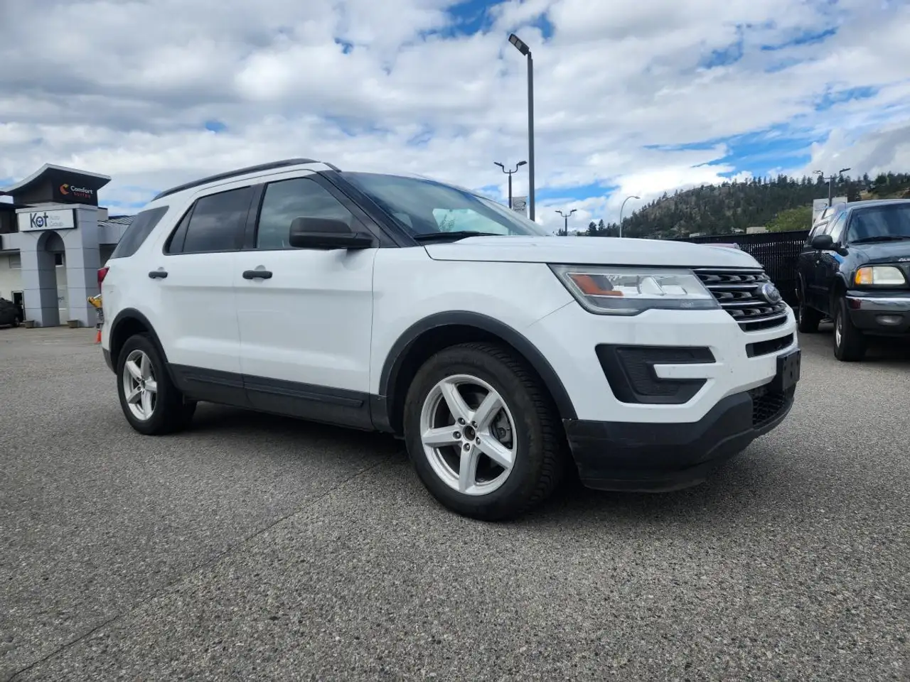 Ford Explorer photo Ford Explorer