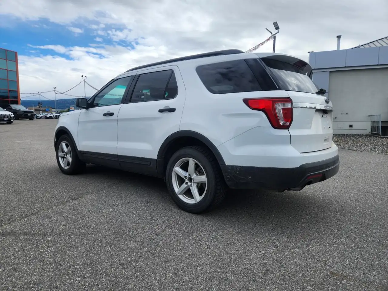 Ford Explorer photo Ford Explorer