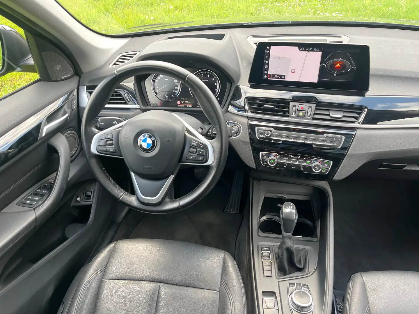 BMW X1 1.5iA xDrive25e PHEV OPF Grün - 2