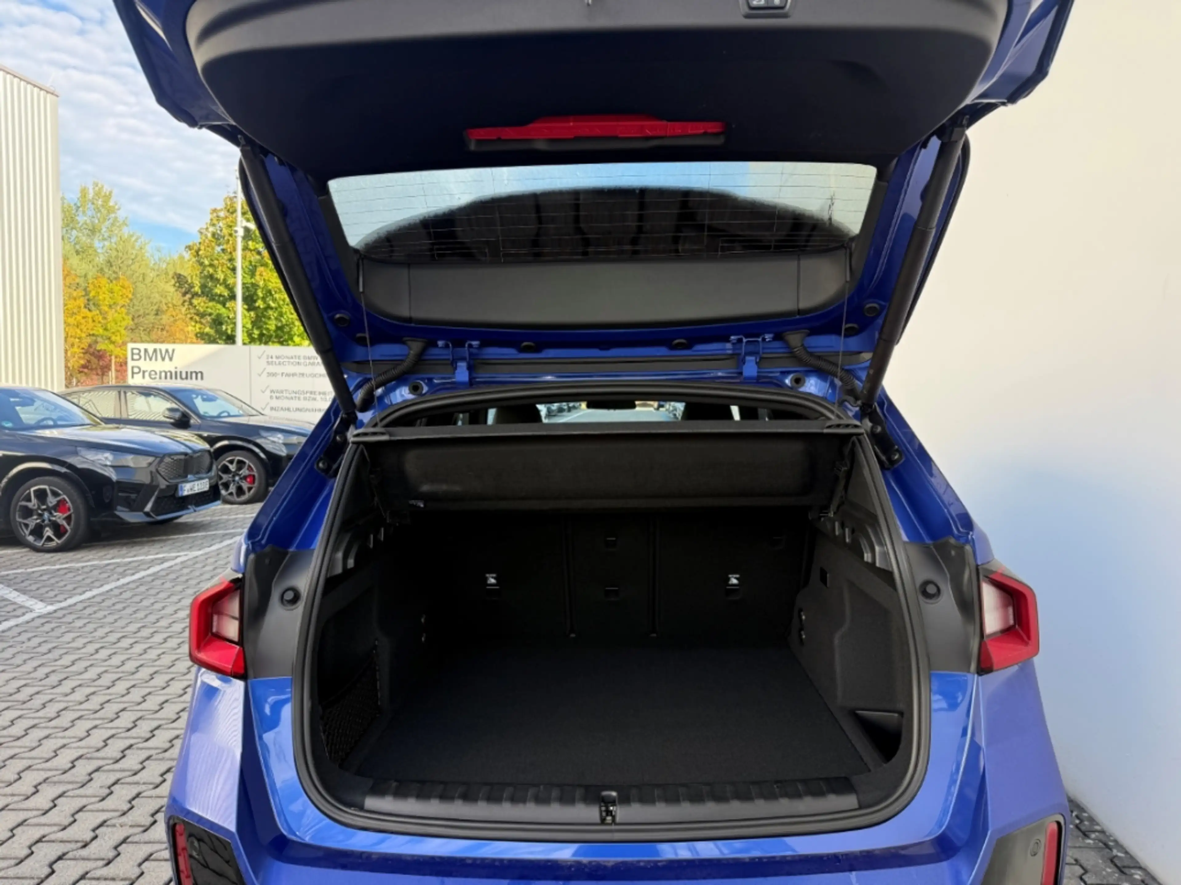 BMW iX1 xDrive 30 M-Sport Sportpaket AD El. Panodach Panor — photo 12