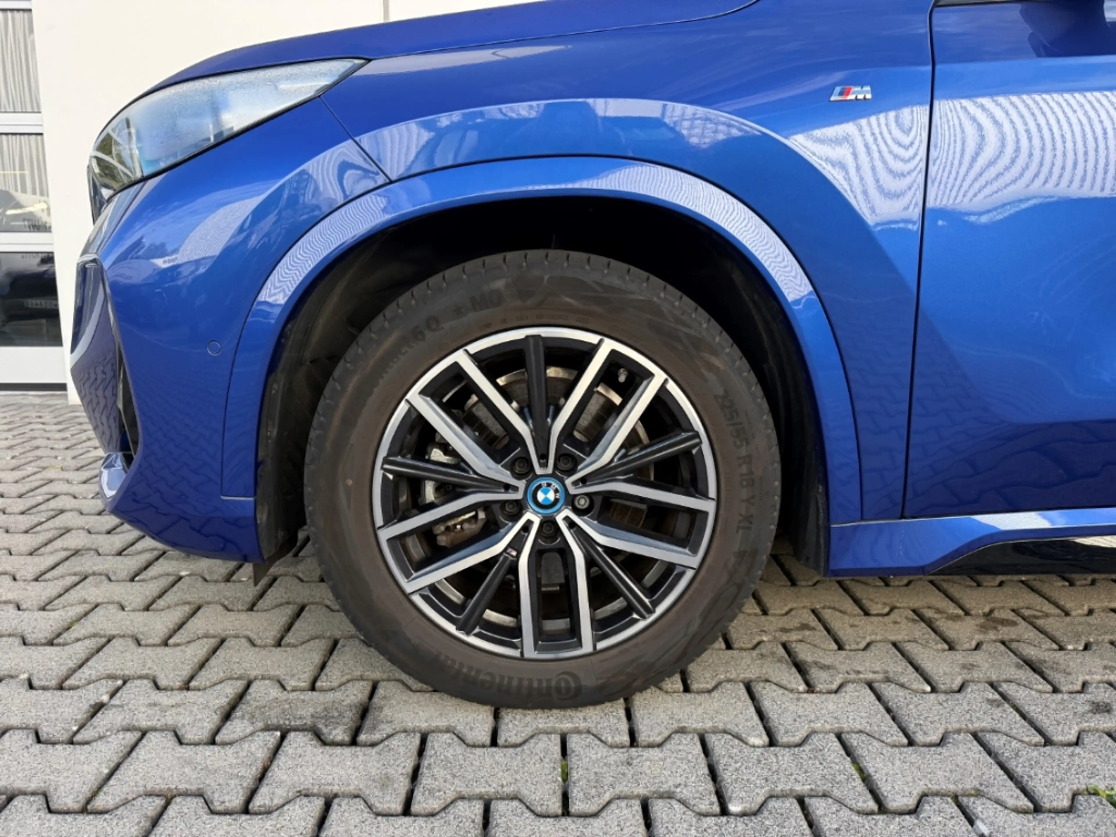 BMW iX1 xDrive 30 M-Sport Sportpaket AD El. Panodach Panor — photo 13