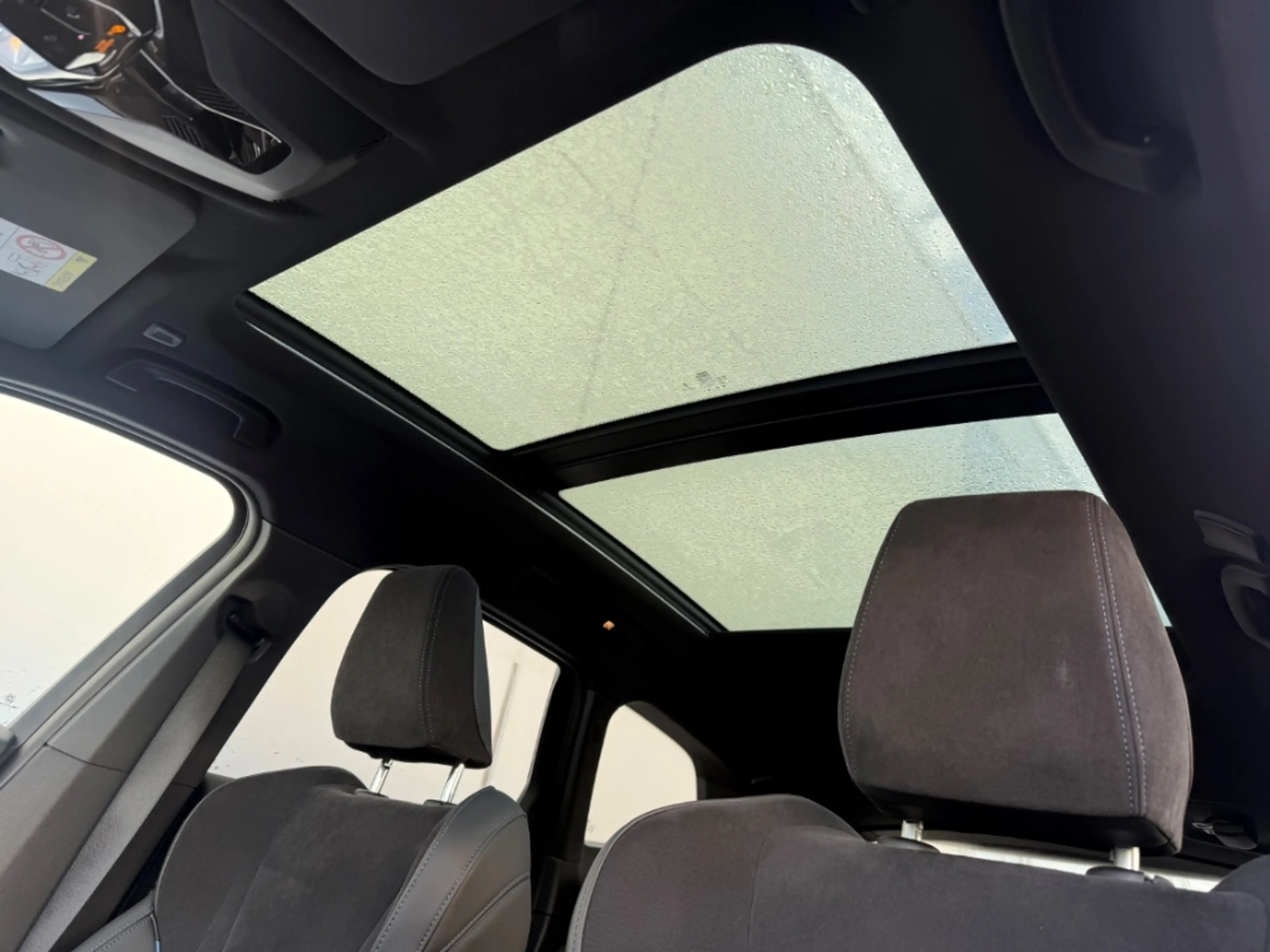 BMW iX1 xDrive 30 M-Sport Sportpaket AD El. Panodach Panor — photo 14