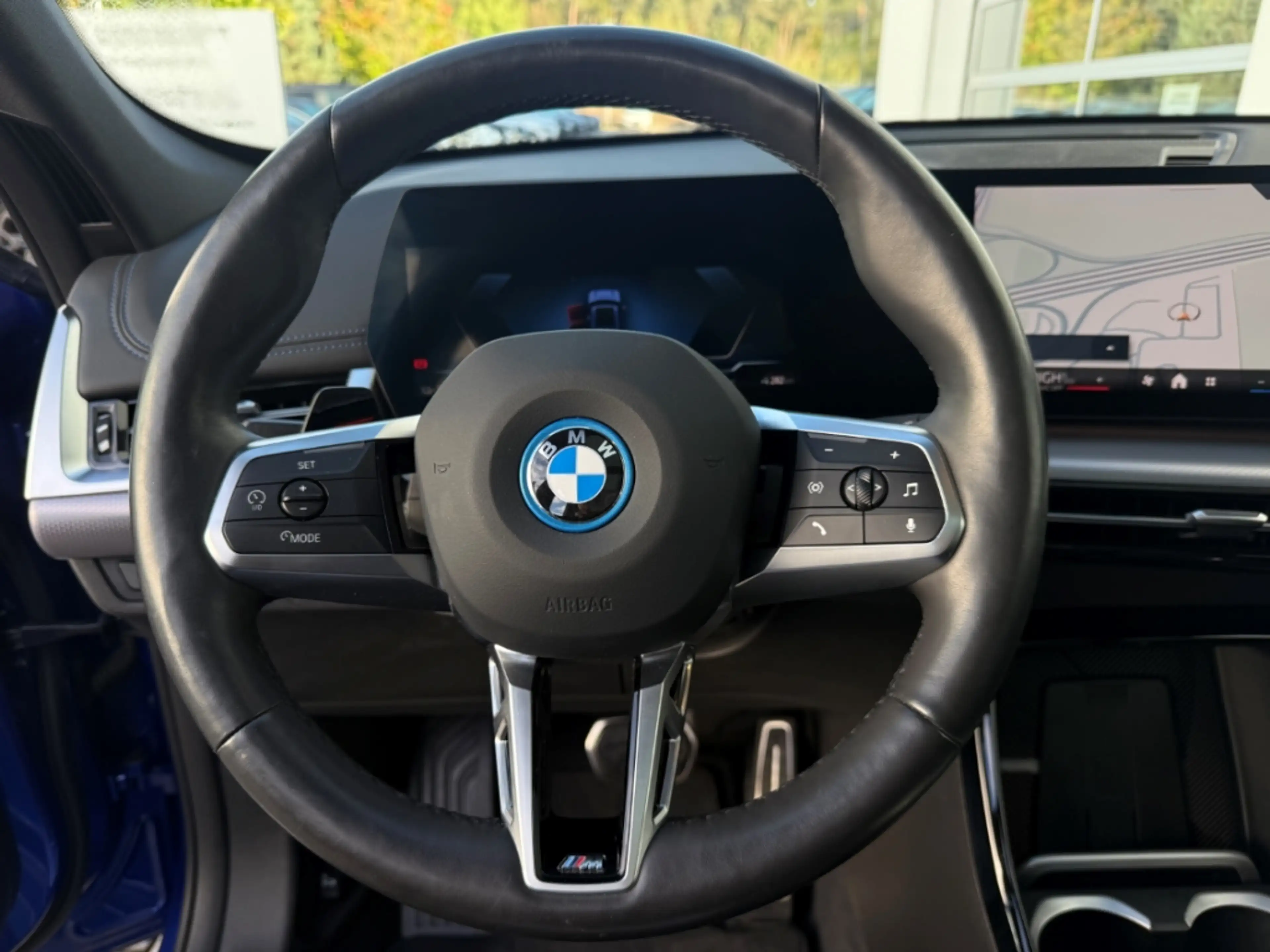 BMW iX1 xDrive 30 M-Sport Sportpaket AD El. Panodach Panor — photo 8
