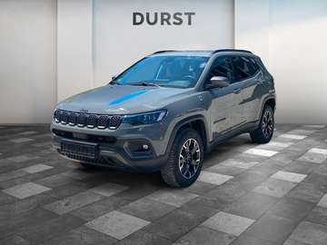 Trailhawk Plug-In Hybrid 4WD