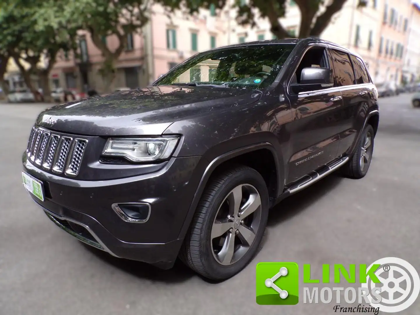 Jeep Grand Cherokee OVERLAND Gris - 1