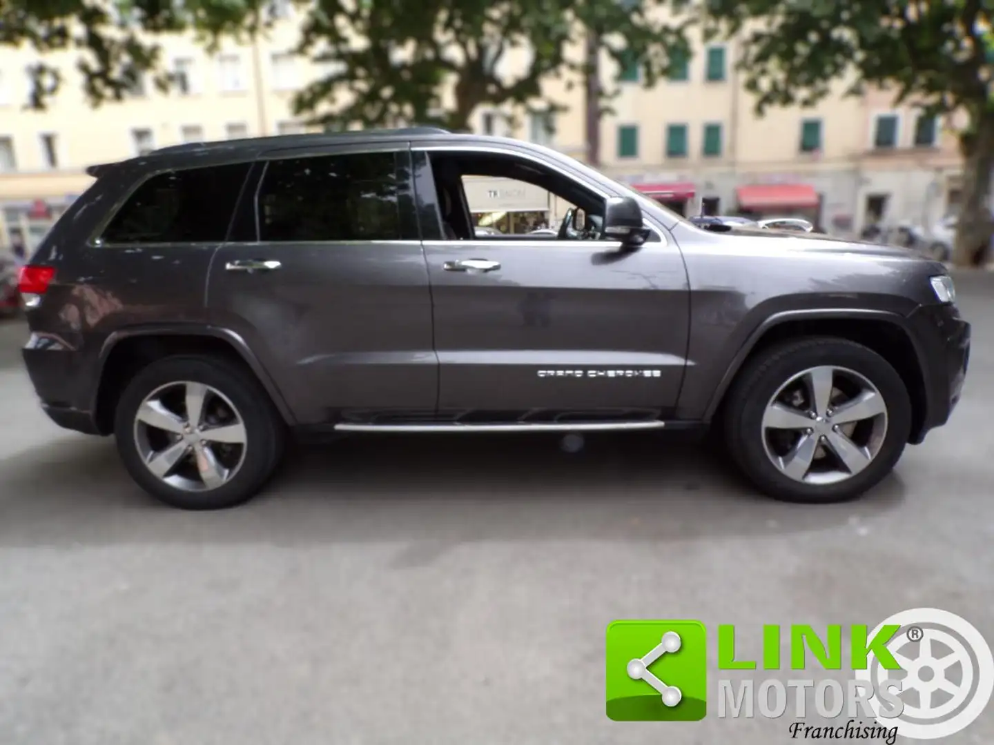 Jeep Grand Cherokee OVERLAND Gris - 2
