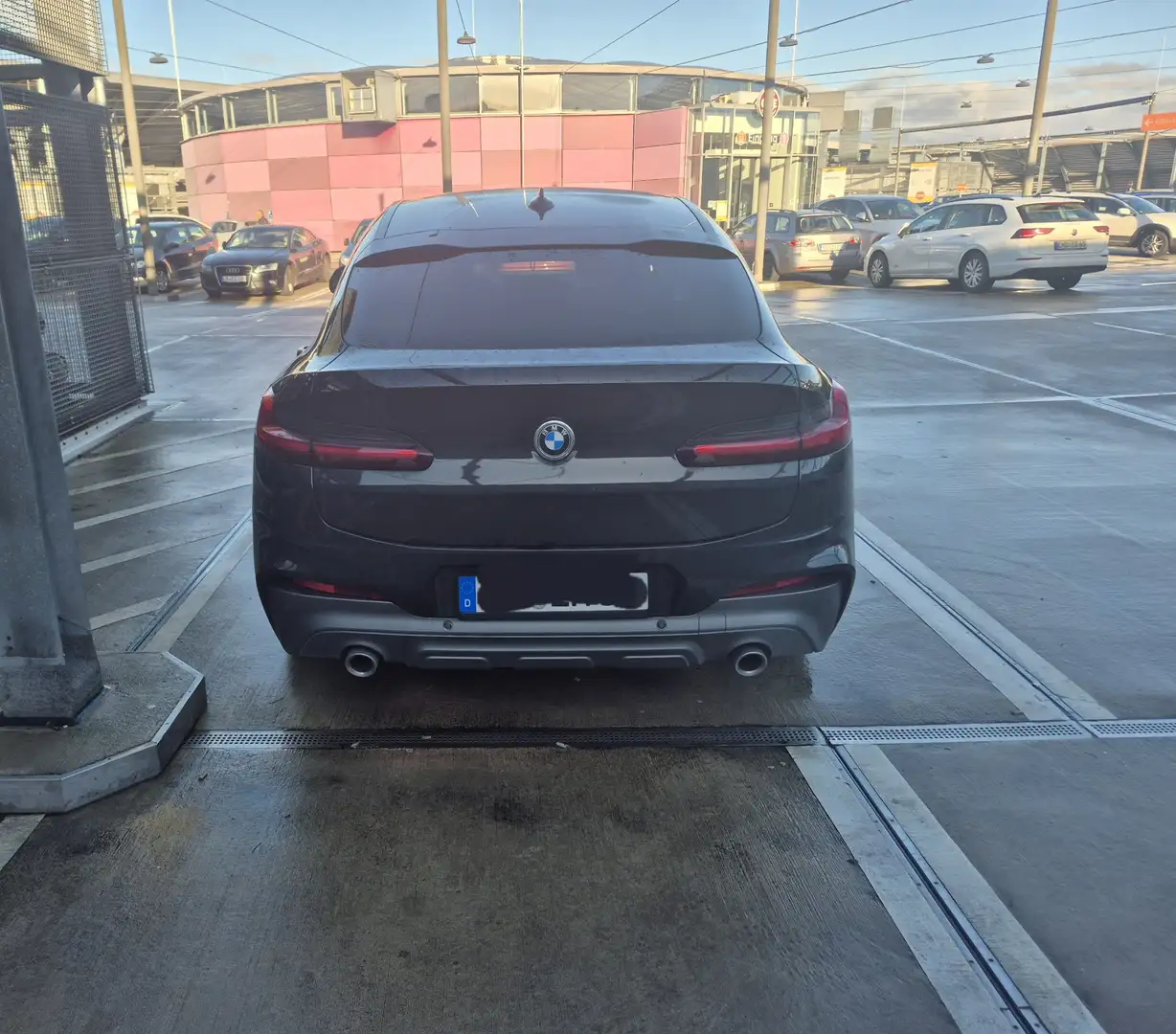 BMW X4 xDrive20i Чёрный - 2