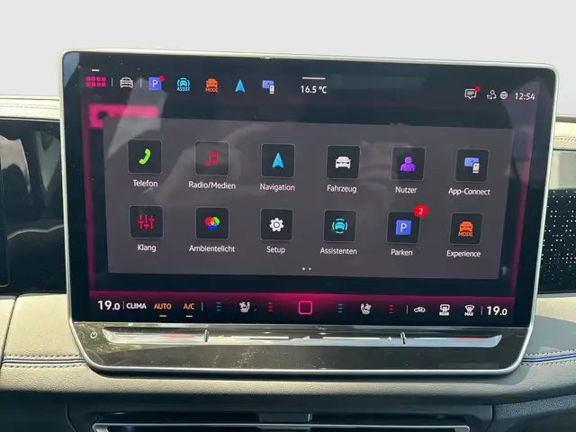 Volkswagen Tiguan view 12