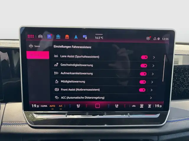 Volkswagen Tiguan view 15