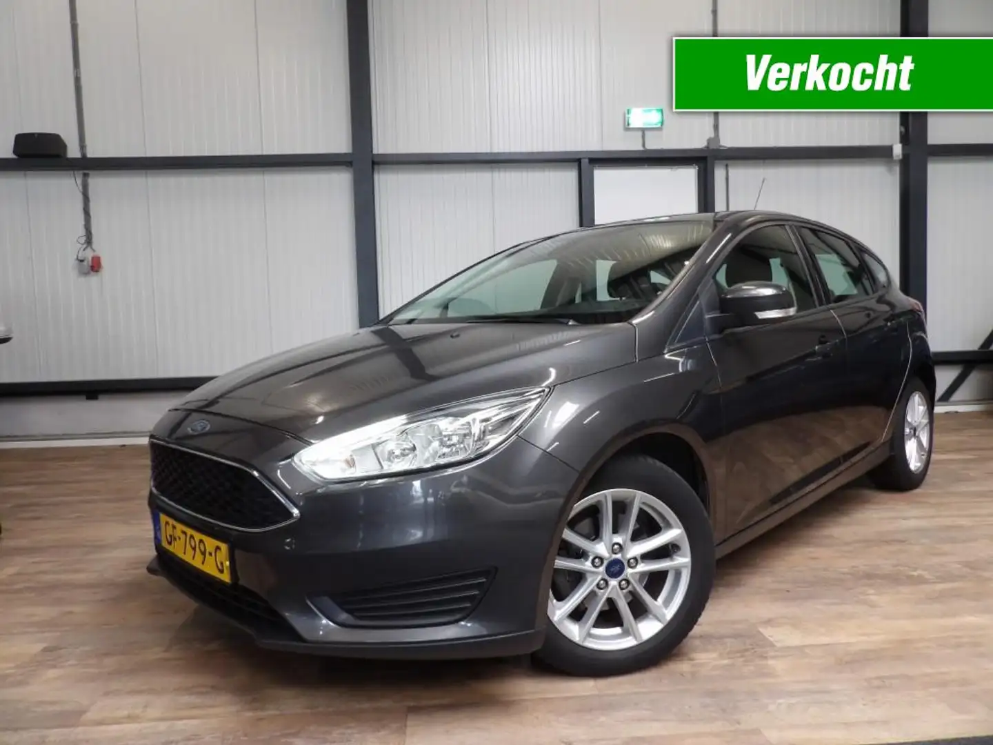 Ford Focus 1.0 5drs - airco - navigatie - zeer nette staat Grau - 1