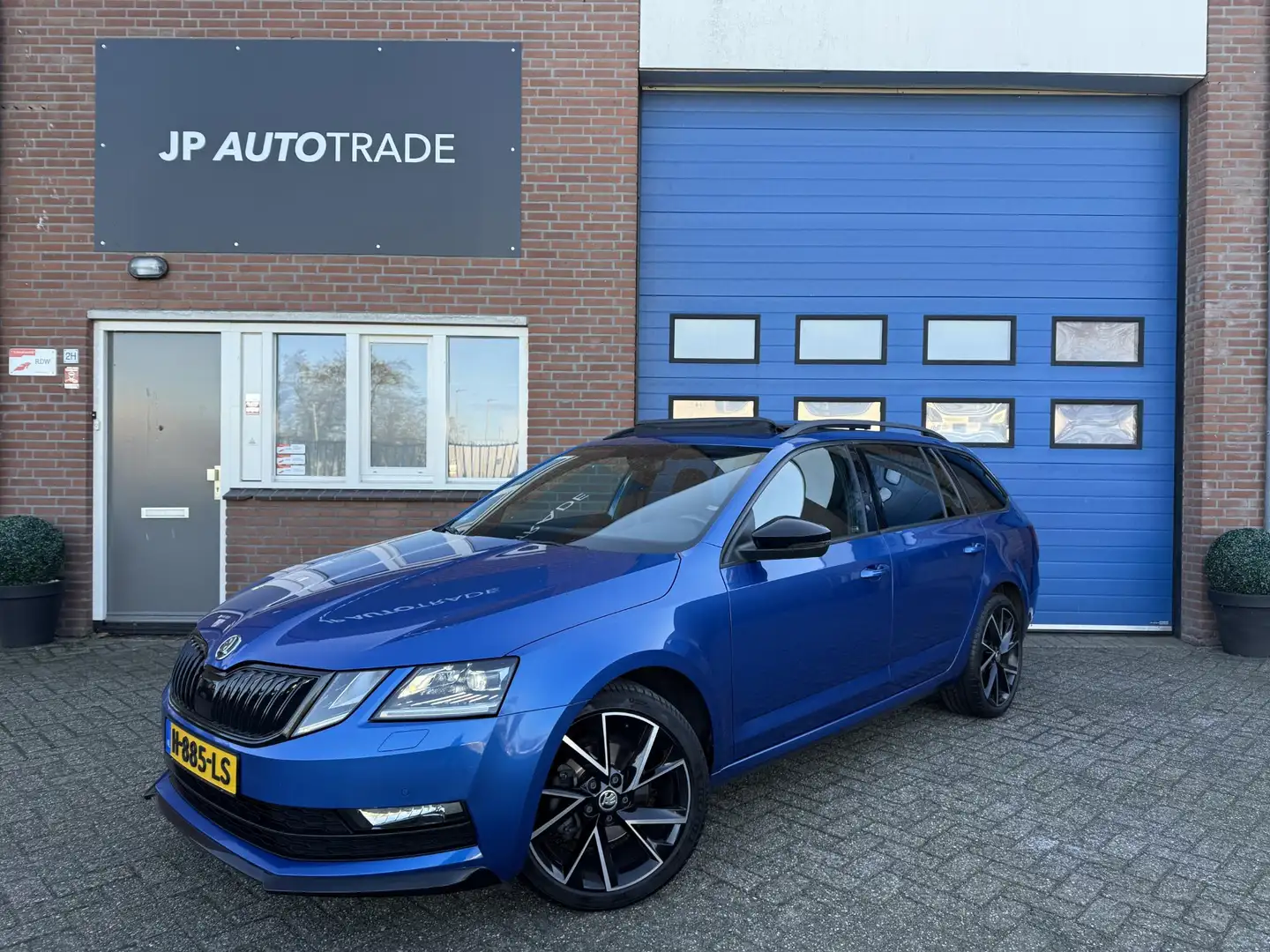 Skoda Octavia Combi 1.5 TSI Sport Business | 2e Eig | NAP | Pano Bleu - 1
