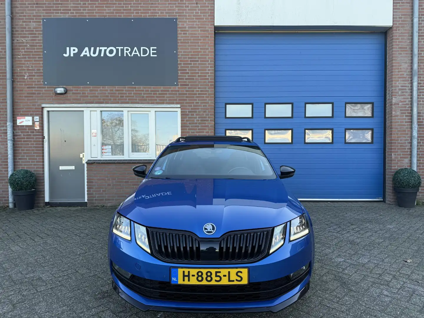 Skoda Octavia Combi 1.5 TSI Sport Business | 2e Eig | NAP | Pano Bleu - 2