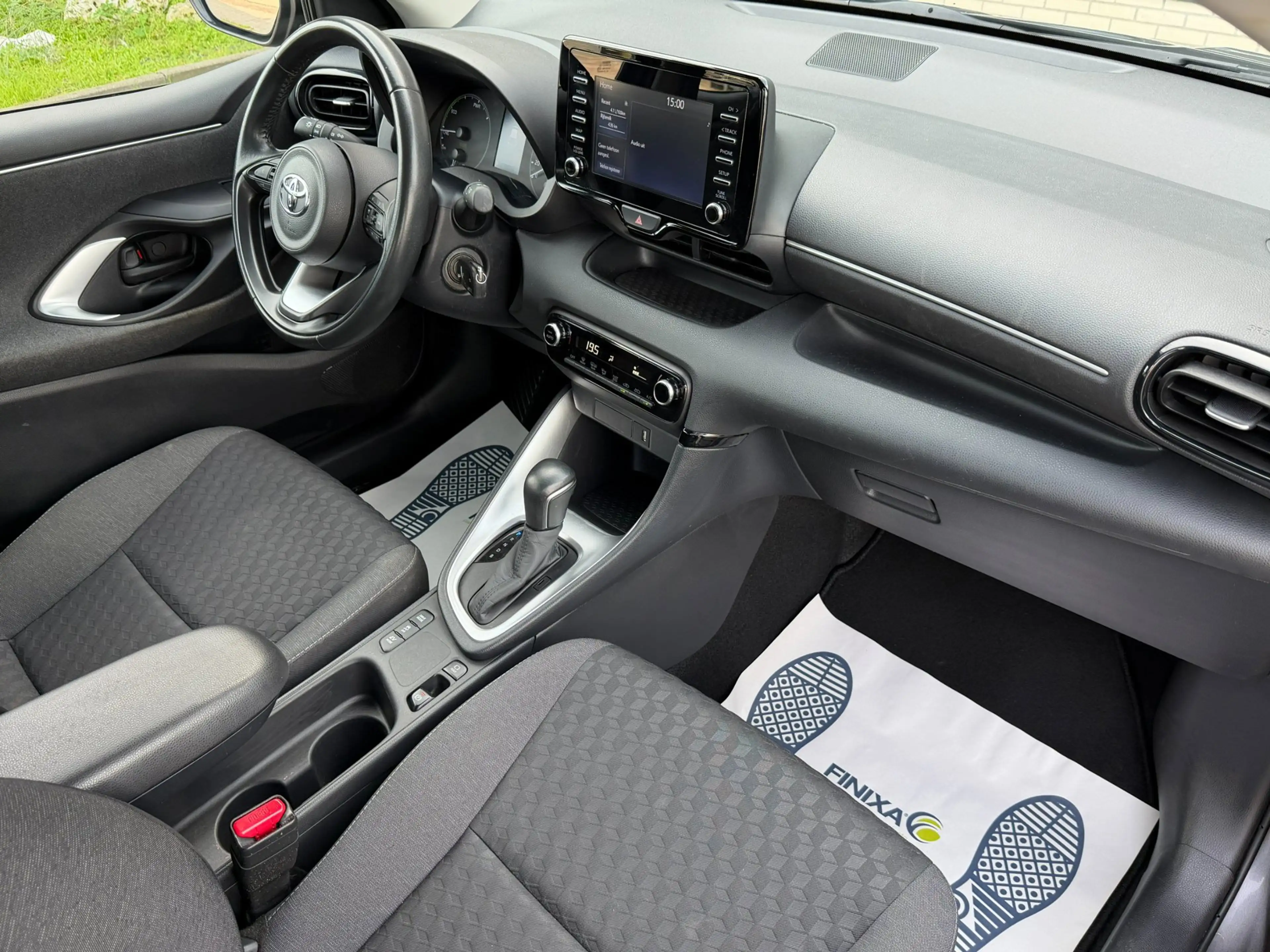 Toyota Yaris 1.5 Hybrid Active — photo 21