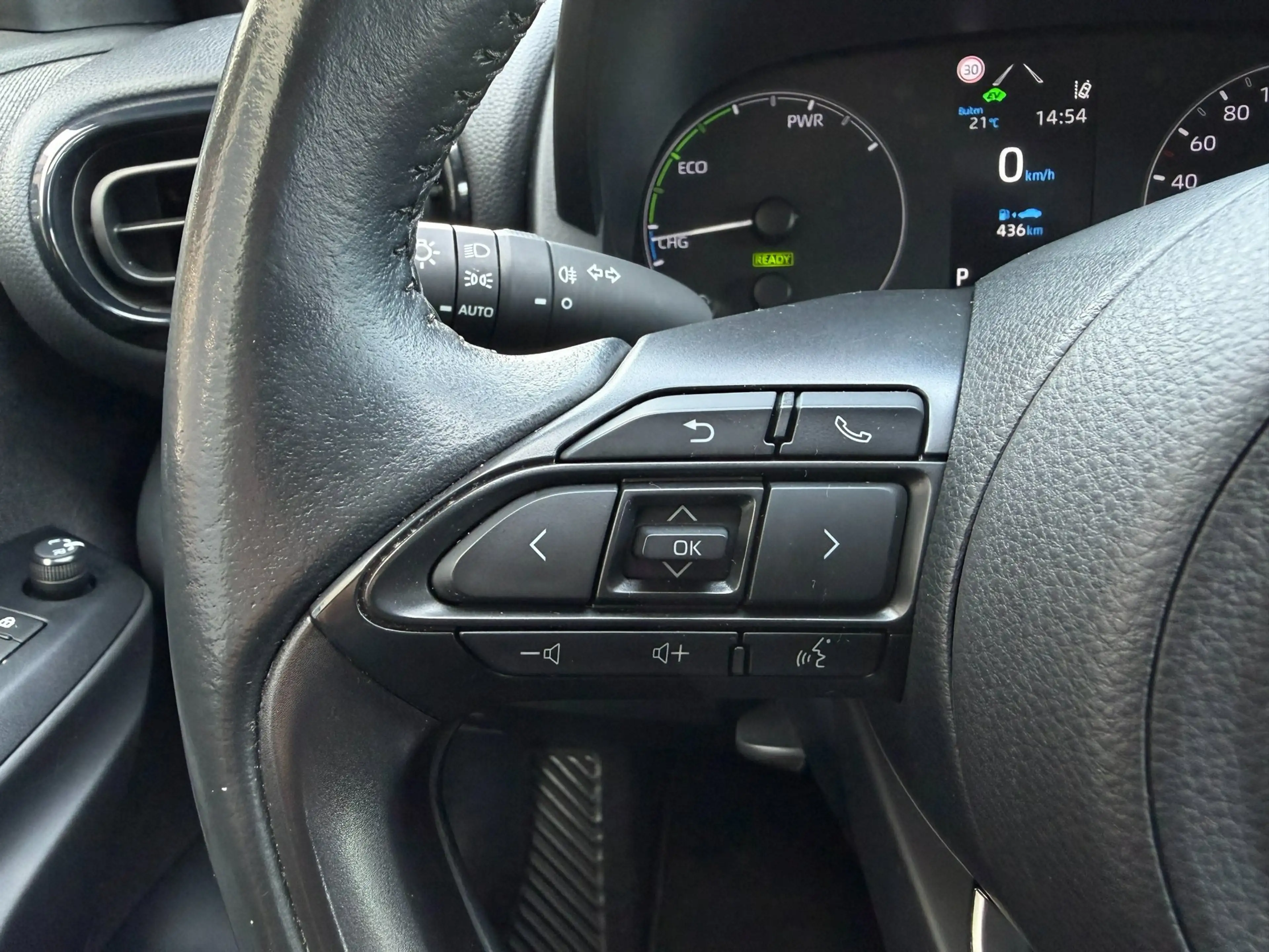 Toyota Yaris 1.5 Hybrid Active — photo 11