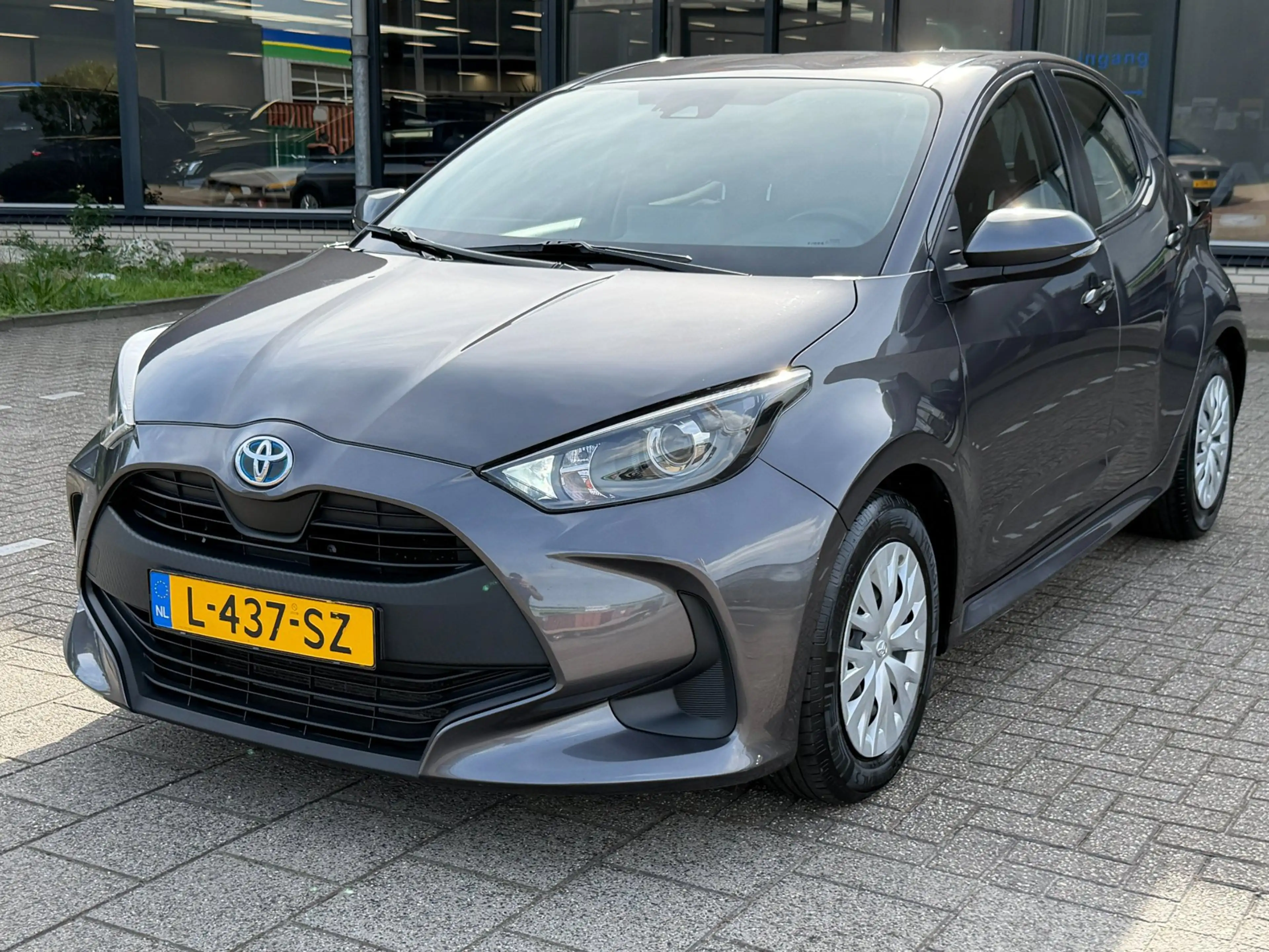 Toyota Yaris 1.5 Hybrid Active — photo 14
