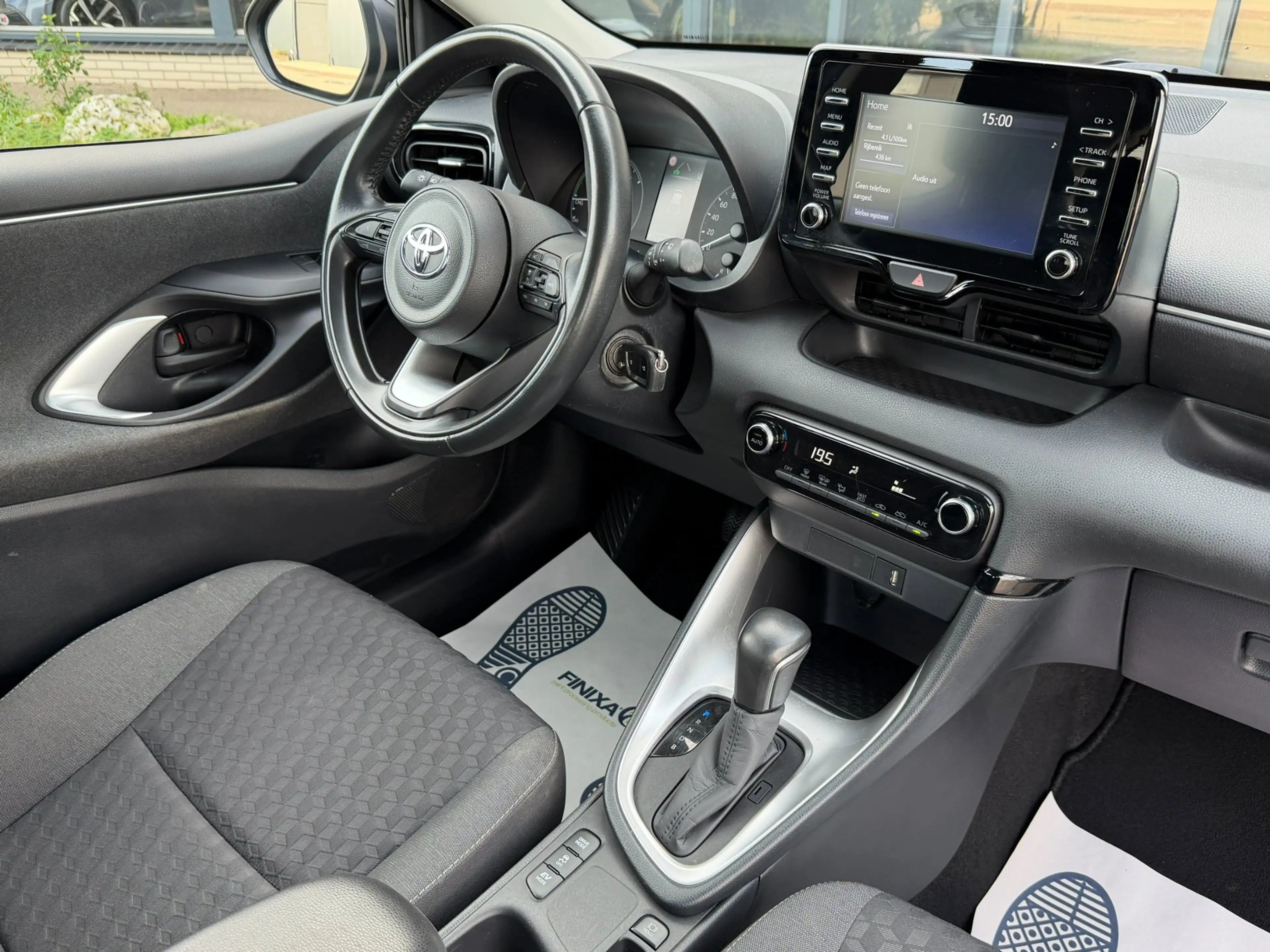 Toyota Yaris 1.5 Hybrid Active — photo 22