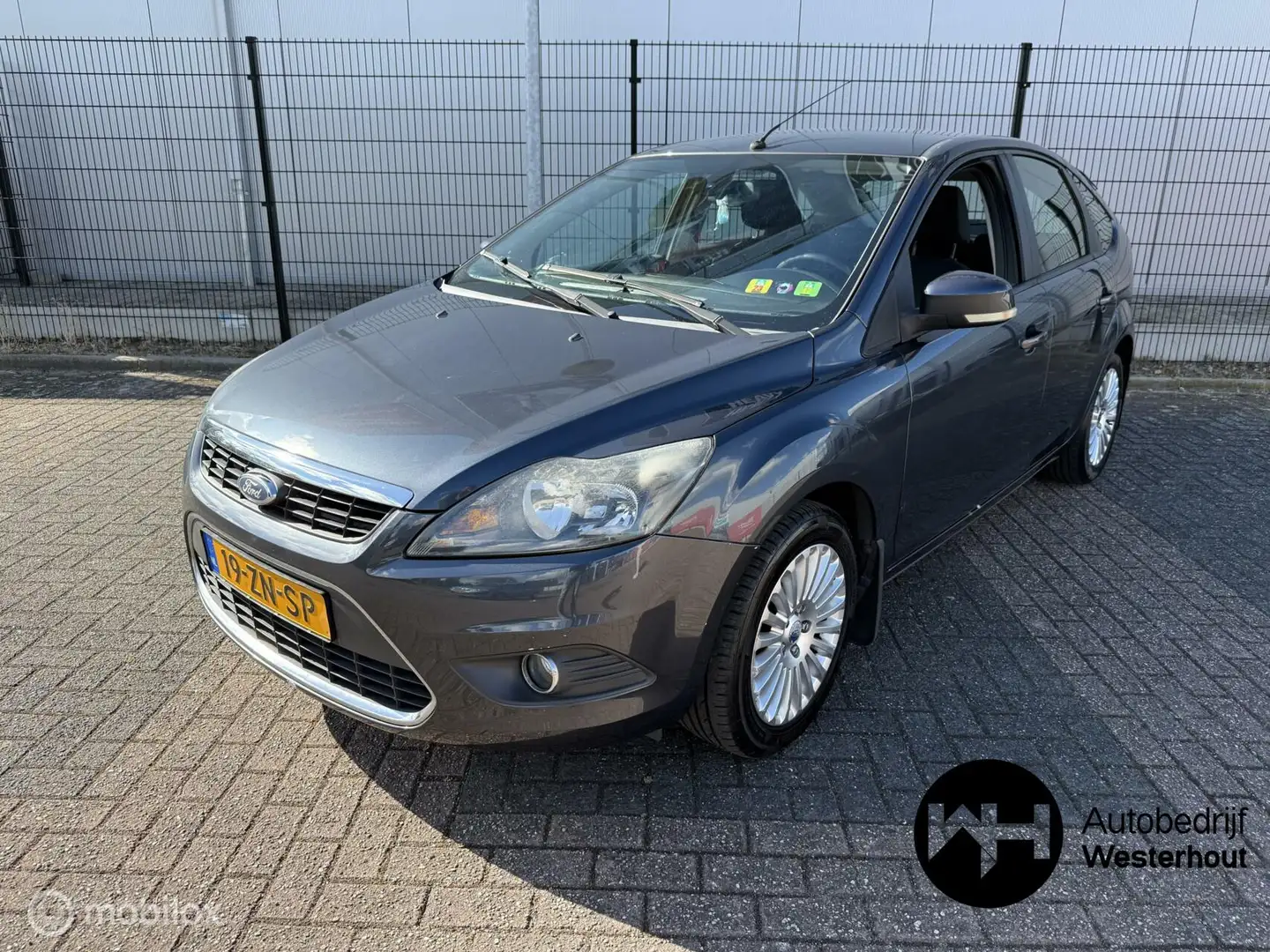 Ford Focus 1.6 Titanium NWE APK bij aflevering Gris - 2