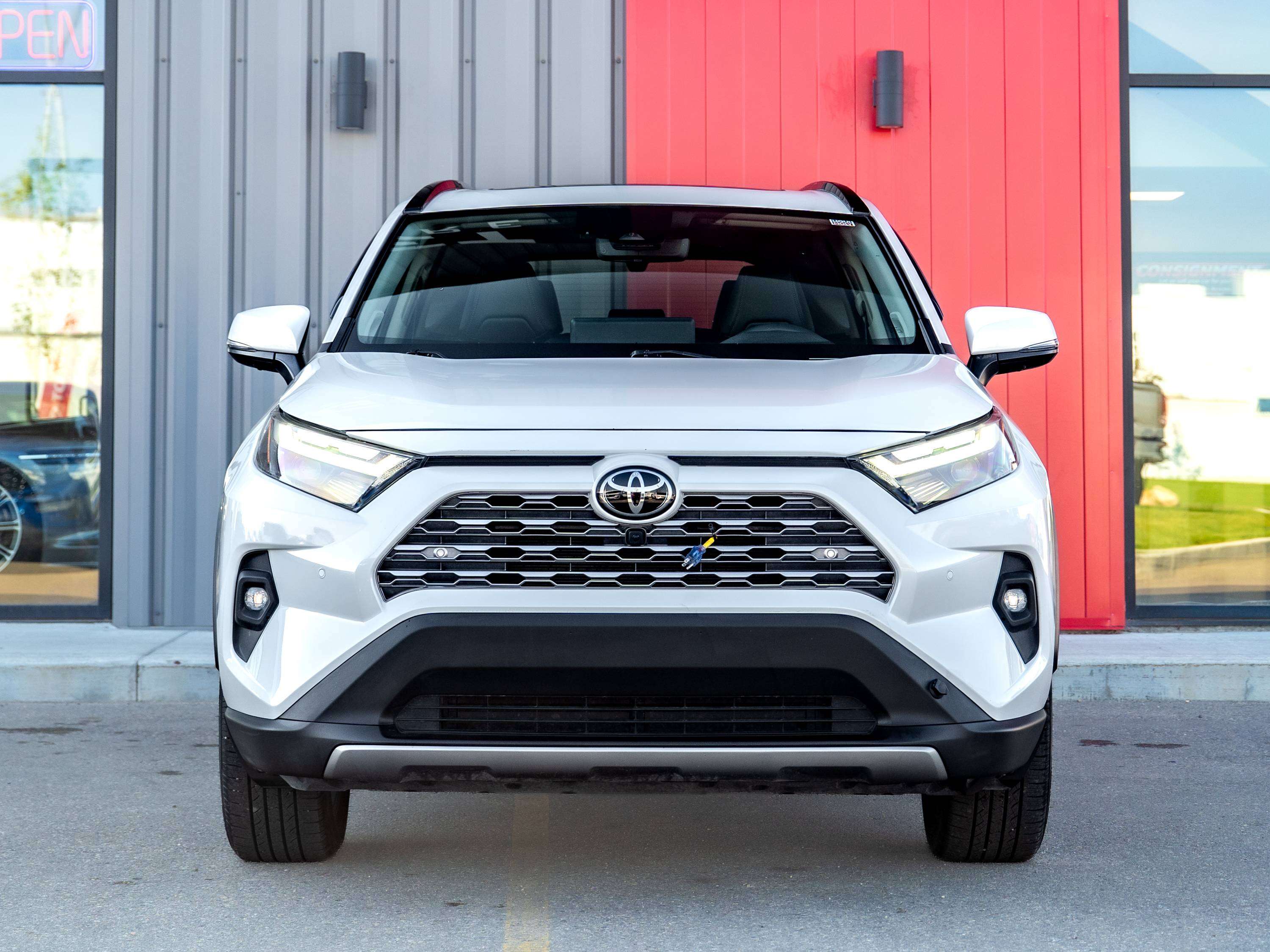 2024 Toyota RAV4 Limited - Low KM | Fully Loaded | AWD | Sunroof — снимка 1