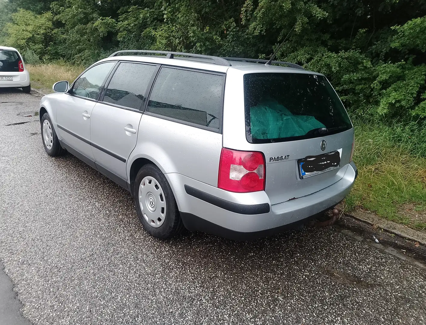 Volkswagen Passat Variant 1.6 KLIMA.AHK.Tüv NEU 1Hand Silber - 2