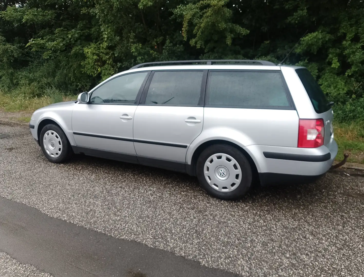 Volkswagen Passat Variant 1.6 KLIMA.AHK.Tüv NEU Zilver - 1