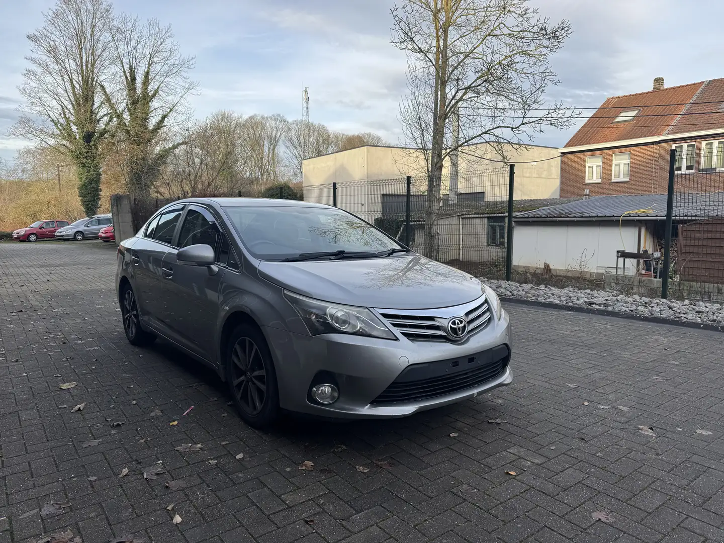 Toyota Avensis 2.0 D-4D Executive POUR EXPORT - 2