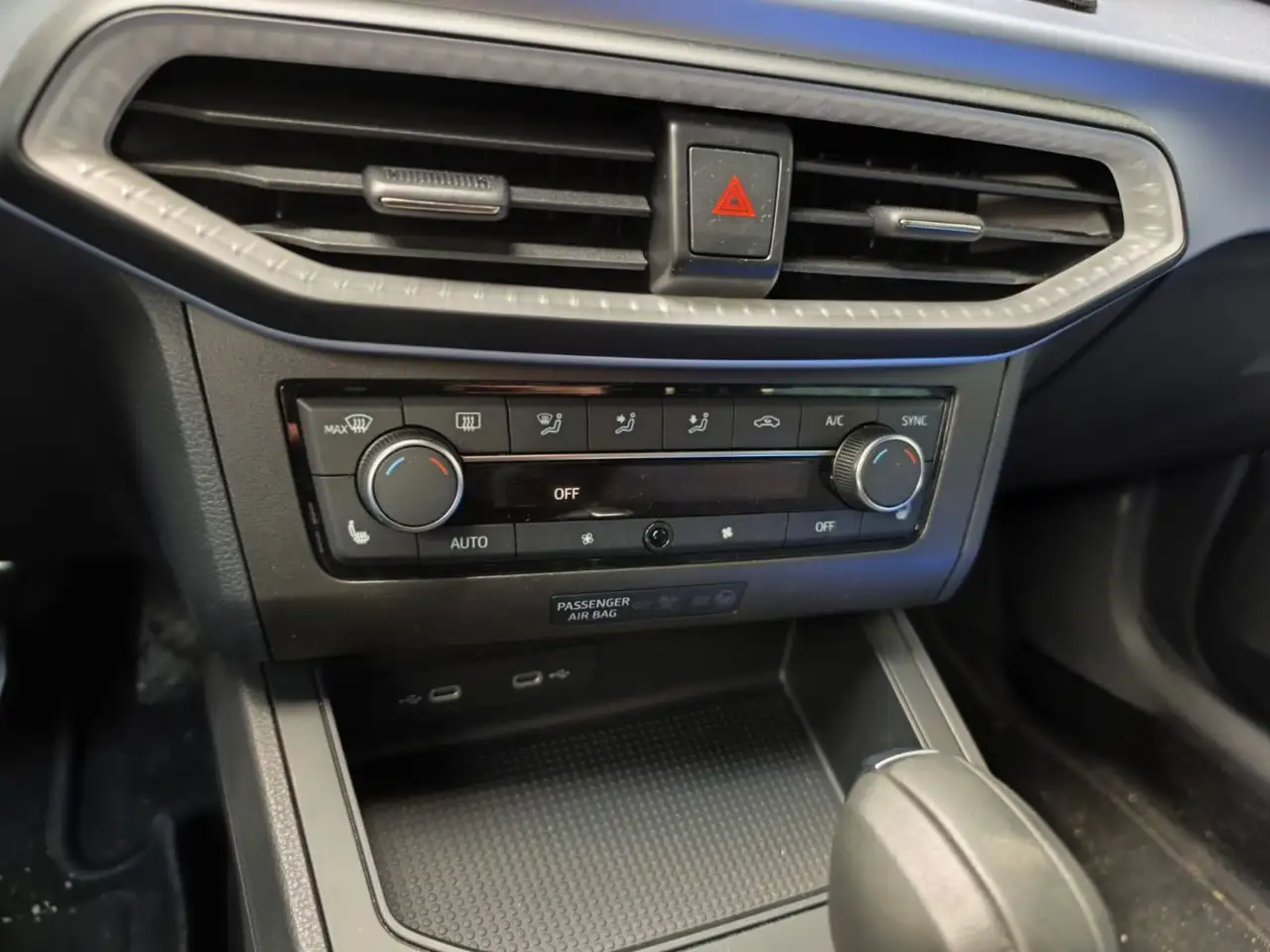 SEAT Ibiza 1.0 TSI DSG FR PRO NAVI LED ACC 13