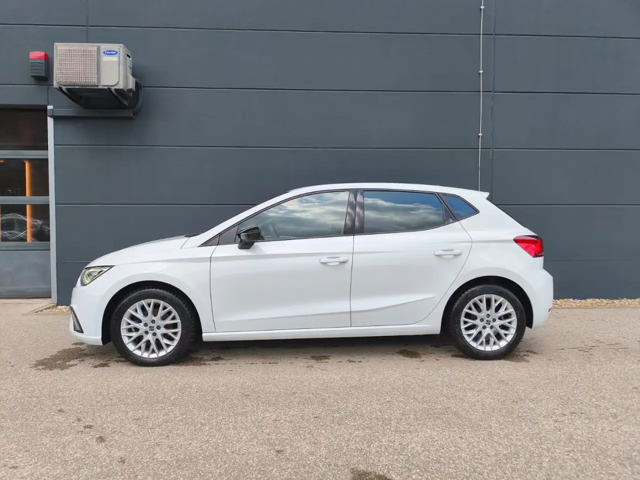SEAT Ibiza 1.0 TSI DSG FR PRO NAVI LED ACC 5