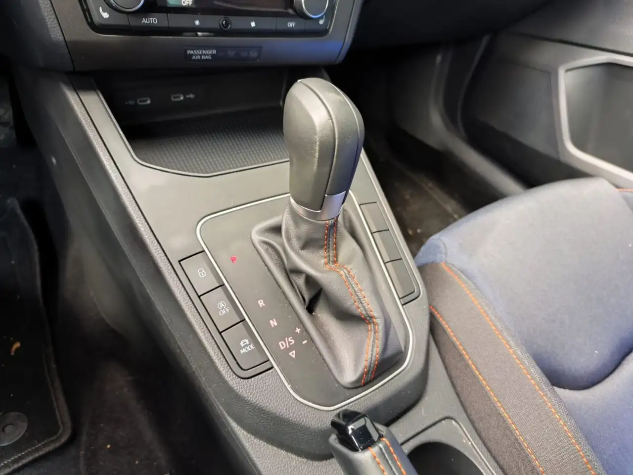SEAT Ibiza 1.0 TSI DSG FR PRO NAVI LED ACC 14