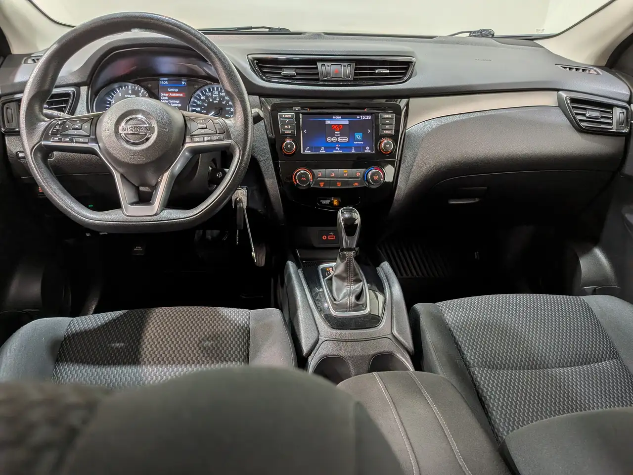 Nissan Qashqai снимка Nissan Qashqai