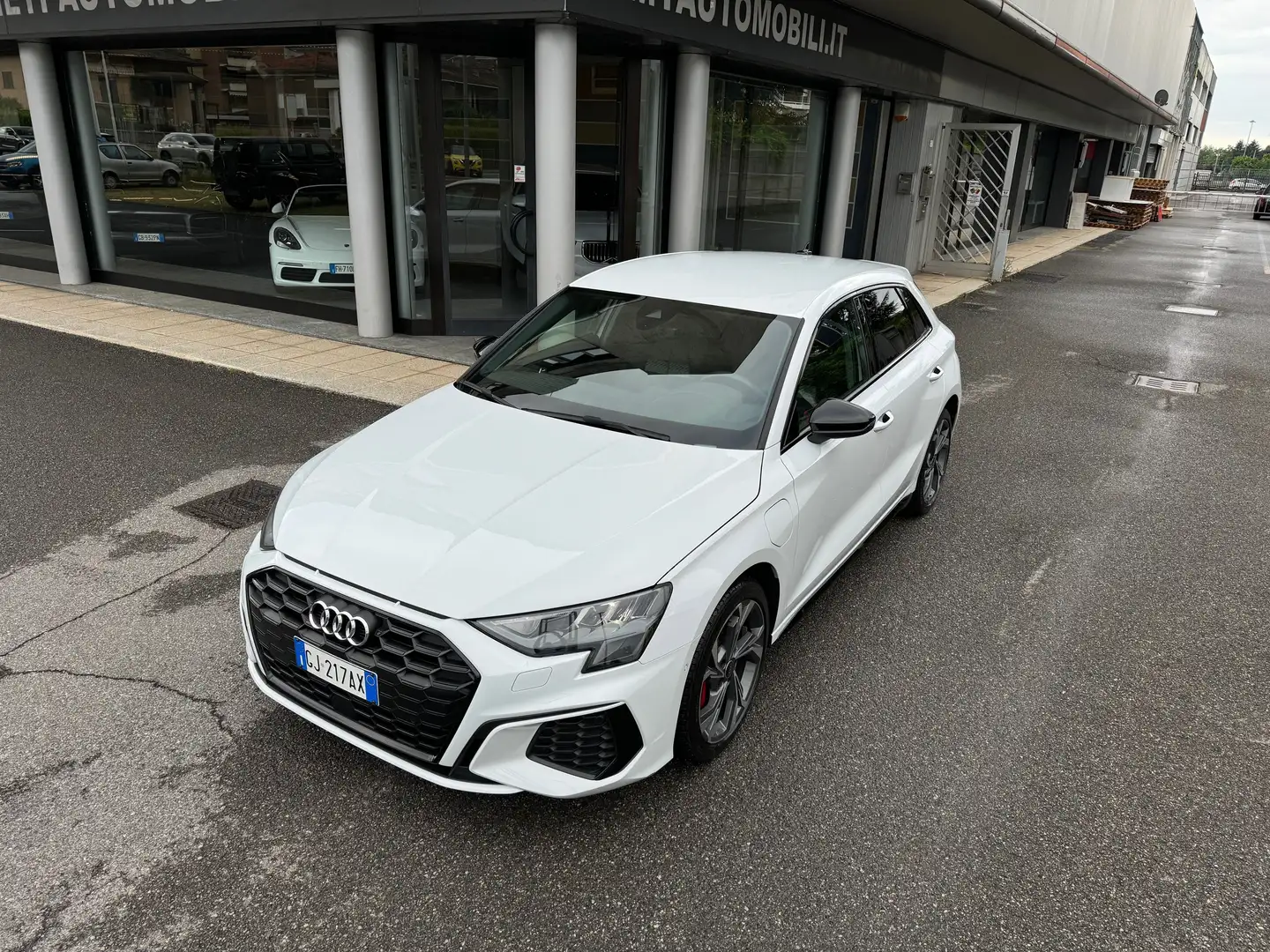 Audi A3 Sportback 45 1.4 tfsi e S line edition Plug In Hyb Bílá - 2