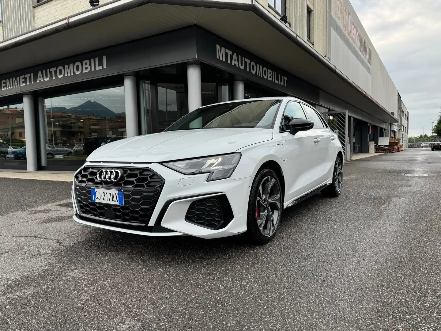 Audi A3 Sportback 45 1.4 tfsi e S line edition Plug In Hyb Bílá - 1