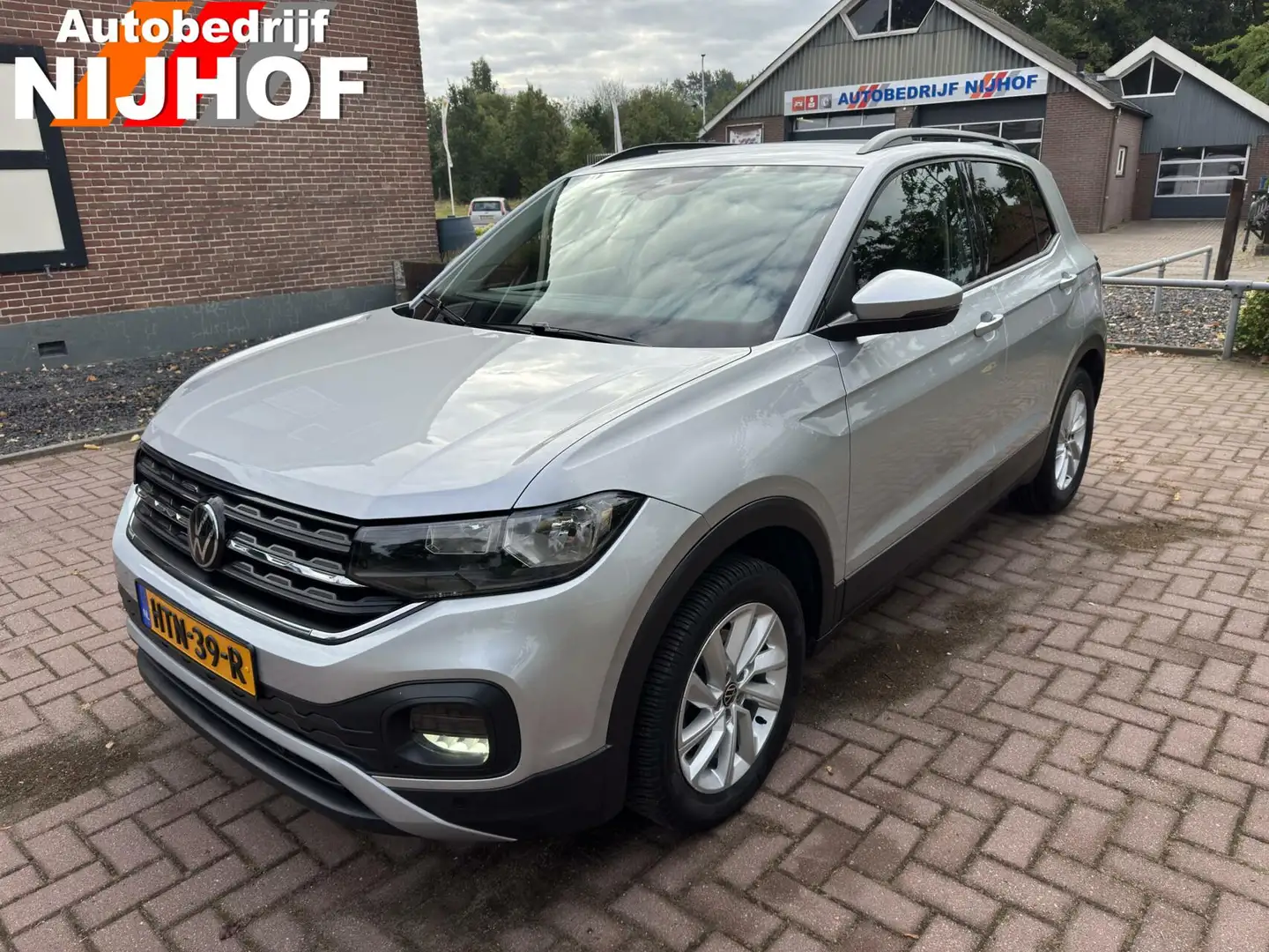 Volkswagen T-Cross 1.0 TSI Go Grijs - 2