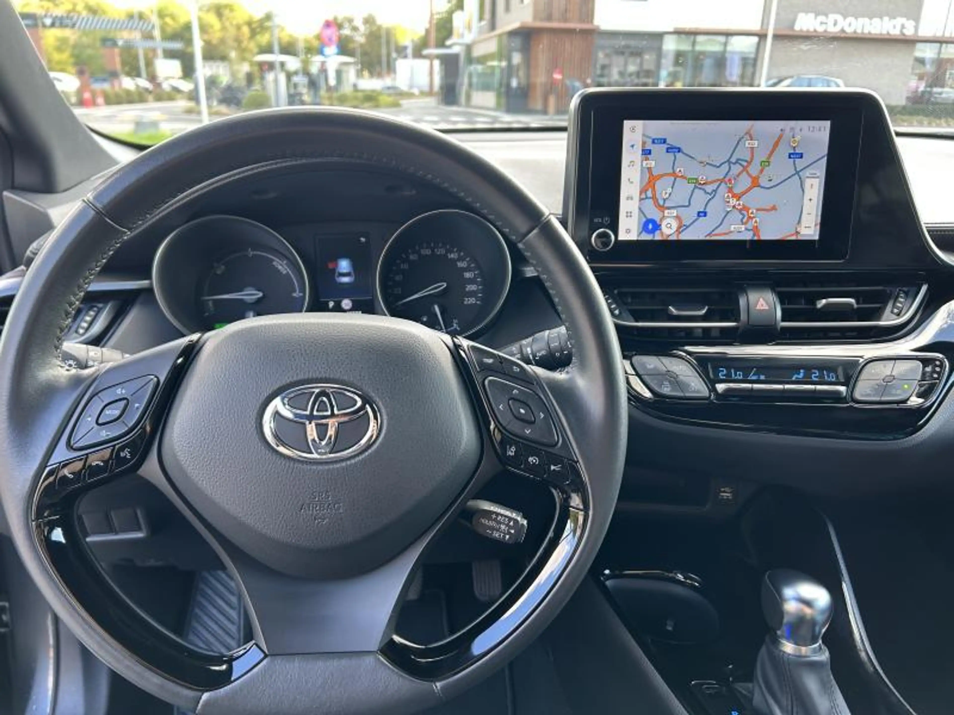 Toyota C-HR C-LUB Bi-Tone — photo 12