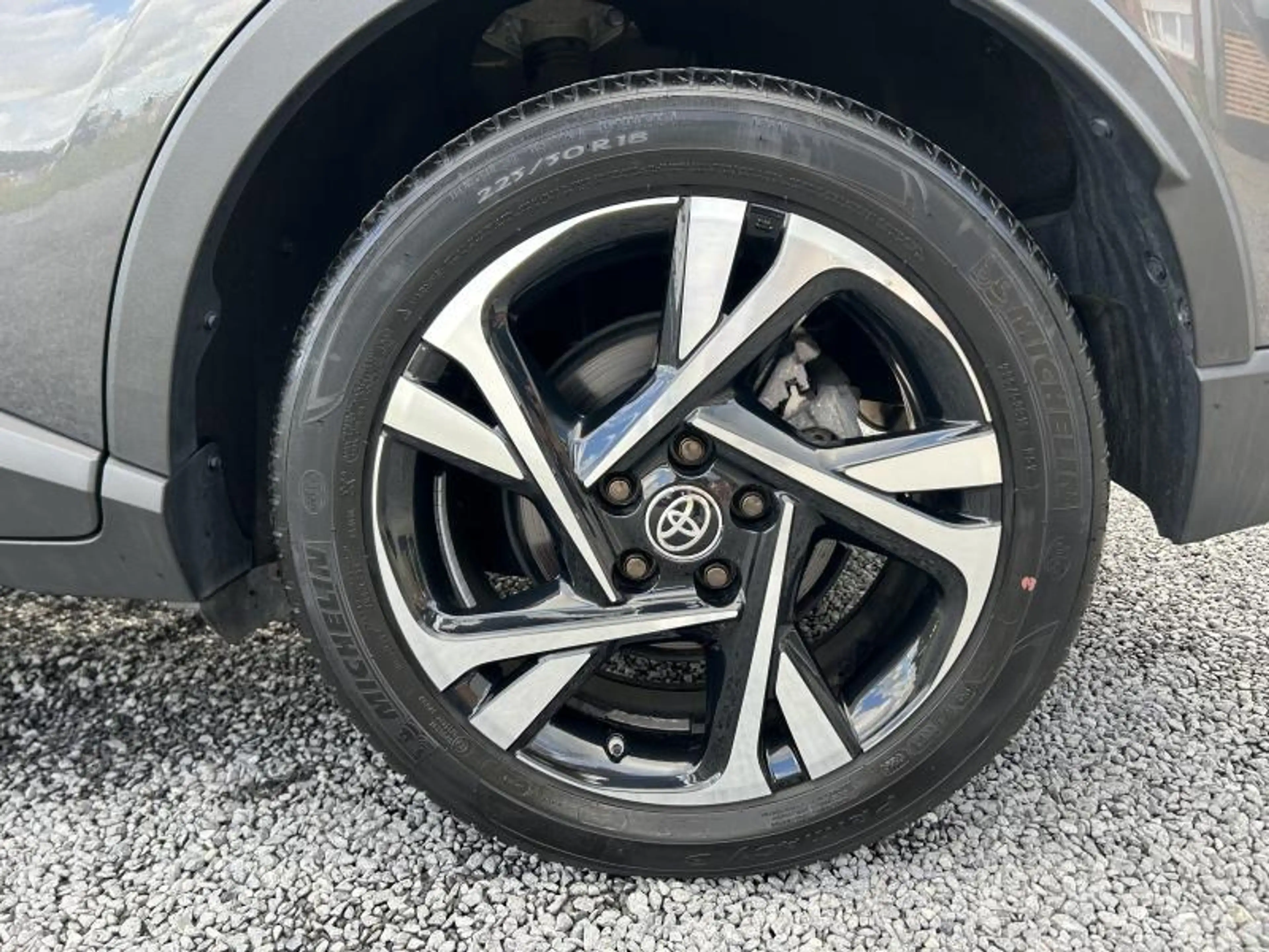 Toyota C-HR C-LUB Bi-Tone — photo 7