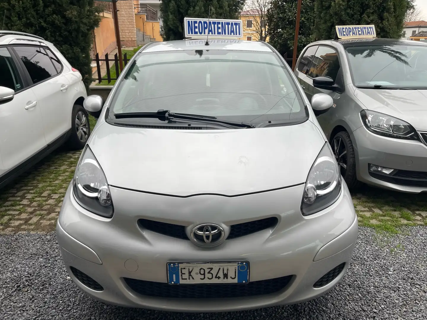 Toyota Aygo 1.0 connect navi my12 5p NEOPATENTATI GARANZIA Argento - 2