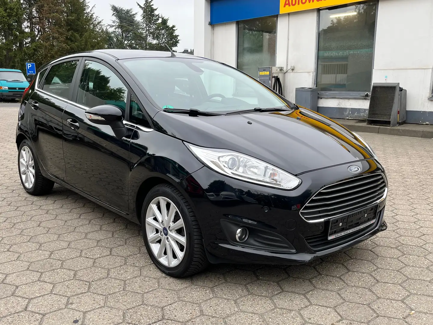 Ford Fiesta Titanium 1. Hand TÜV Neu Schwarz - 1