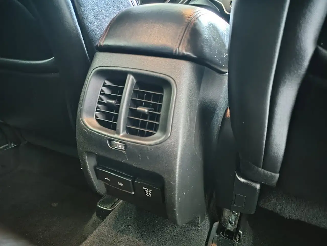 Jeep Cherokee снимка Jeep Cherokee