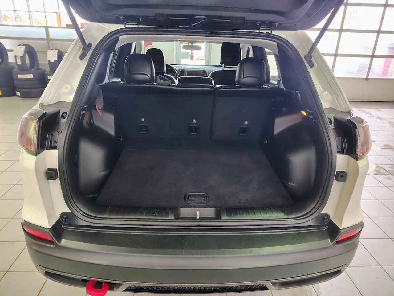 Jeep Cherokee снимка Jeep Cherokee